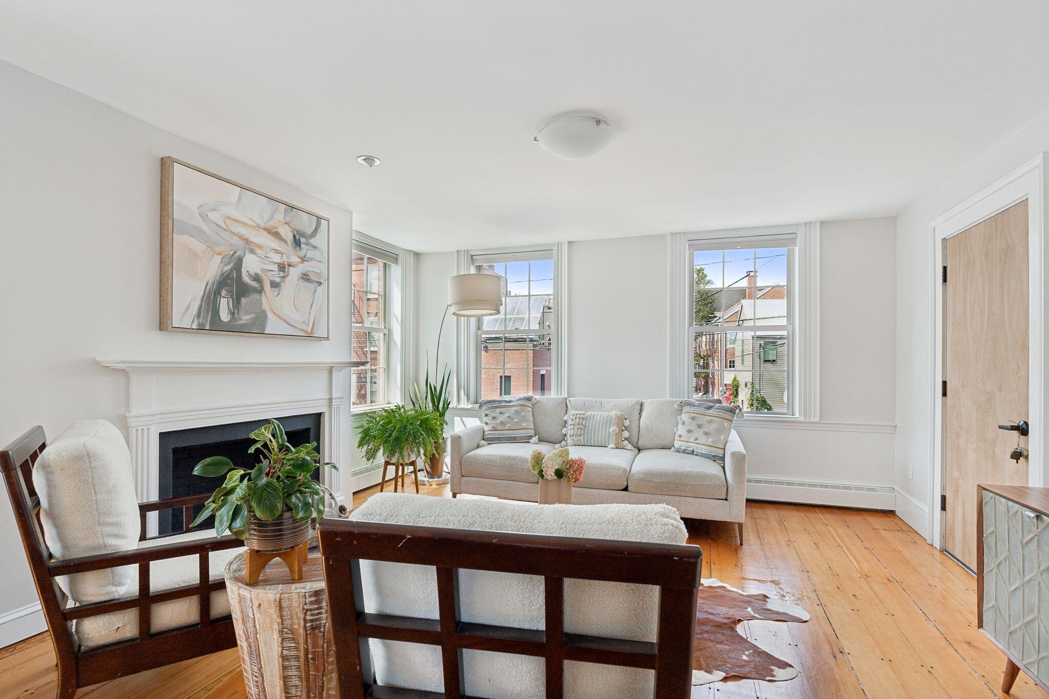 32 Pleasant Street, 2