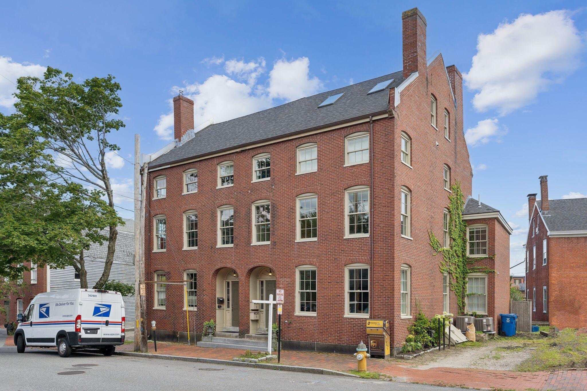 32 Pleasant Street, 2