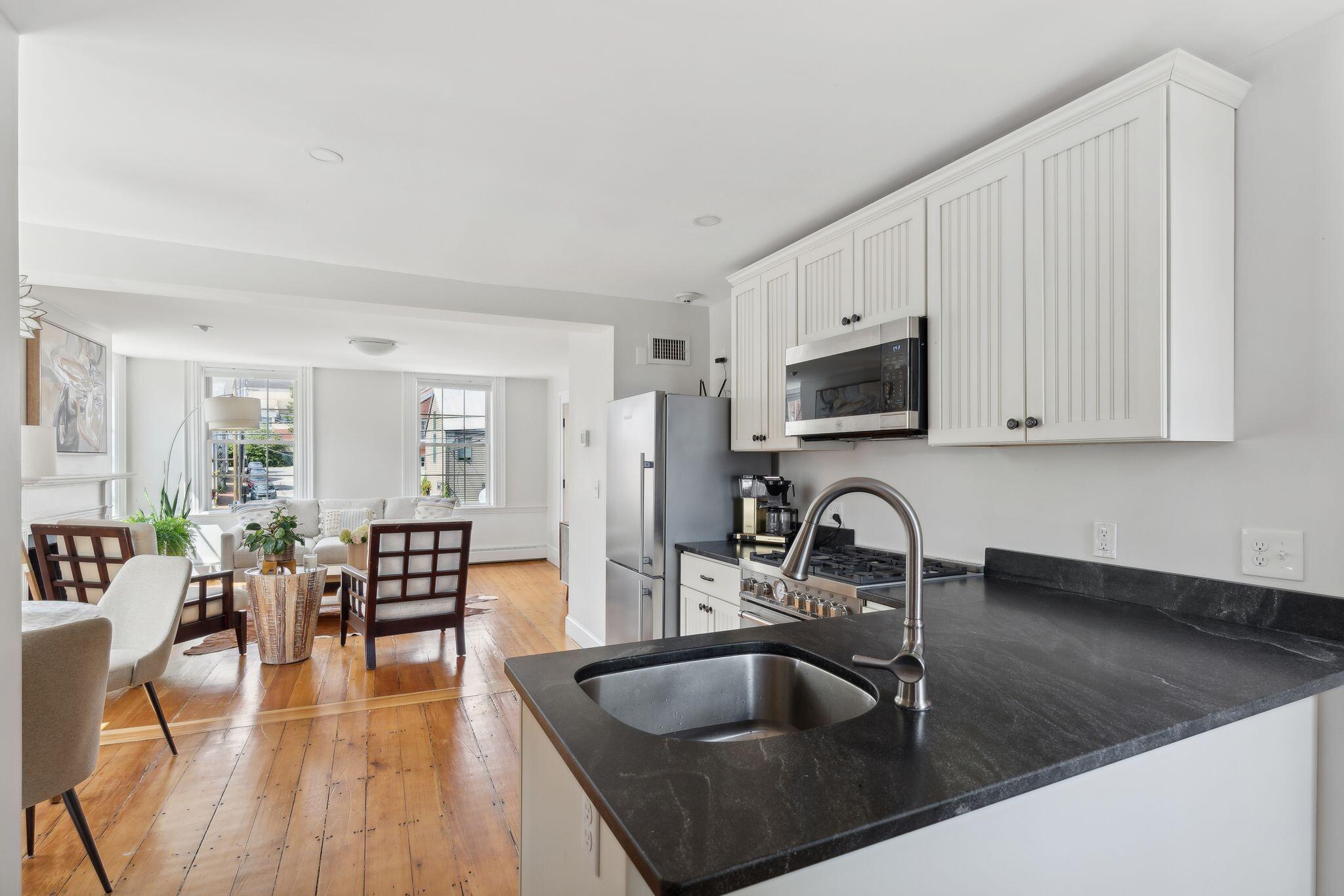 32 Pleasant Street, 2