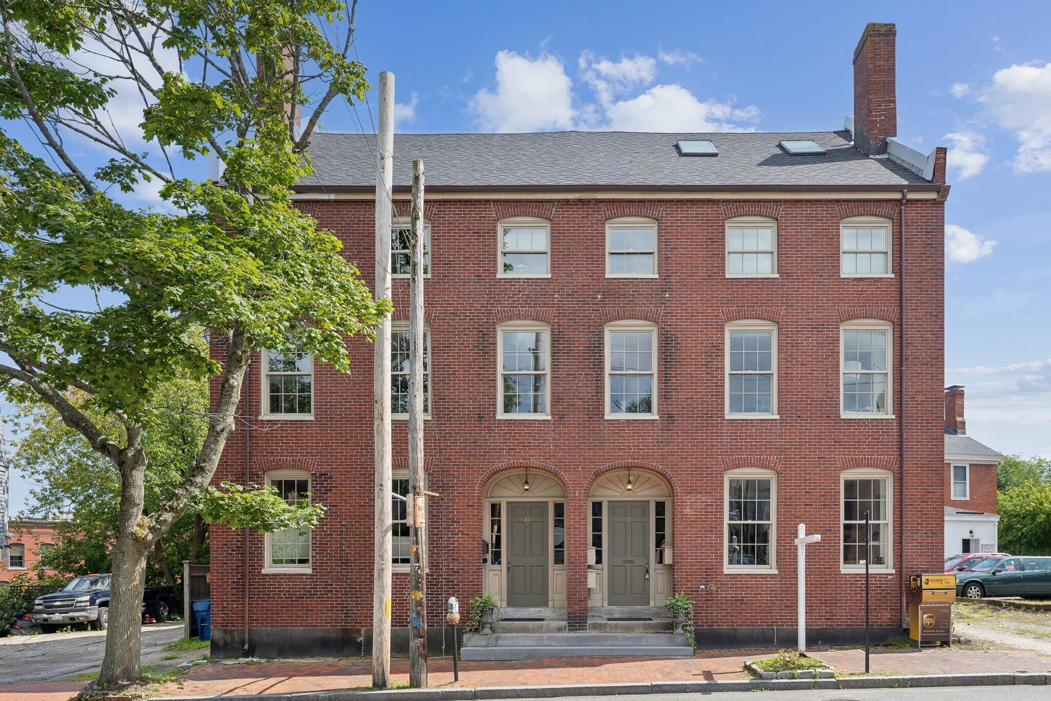 32 Pleasant Street, 2