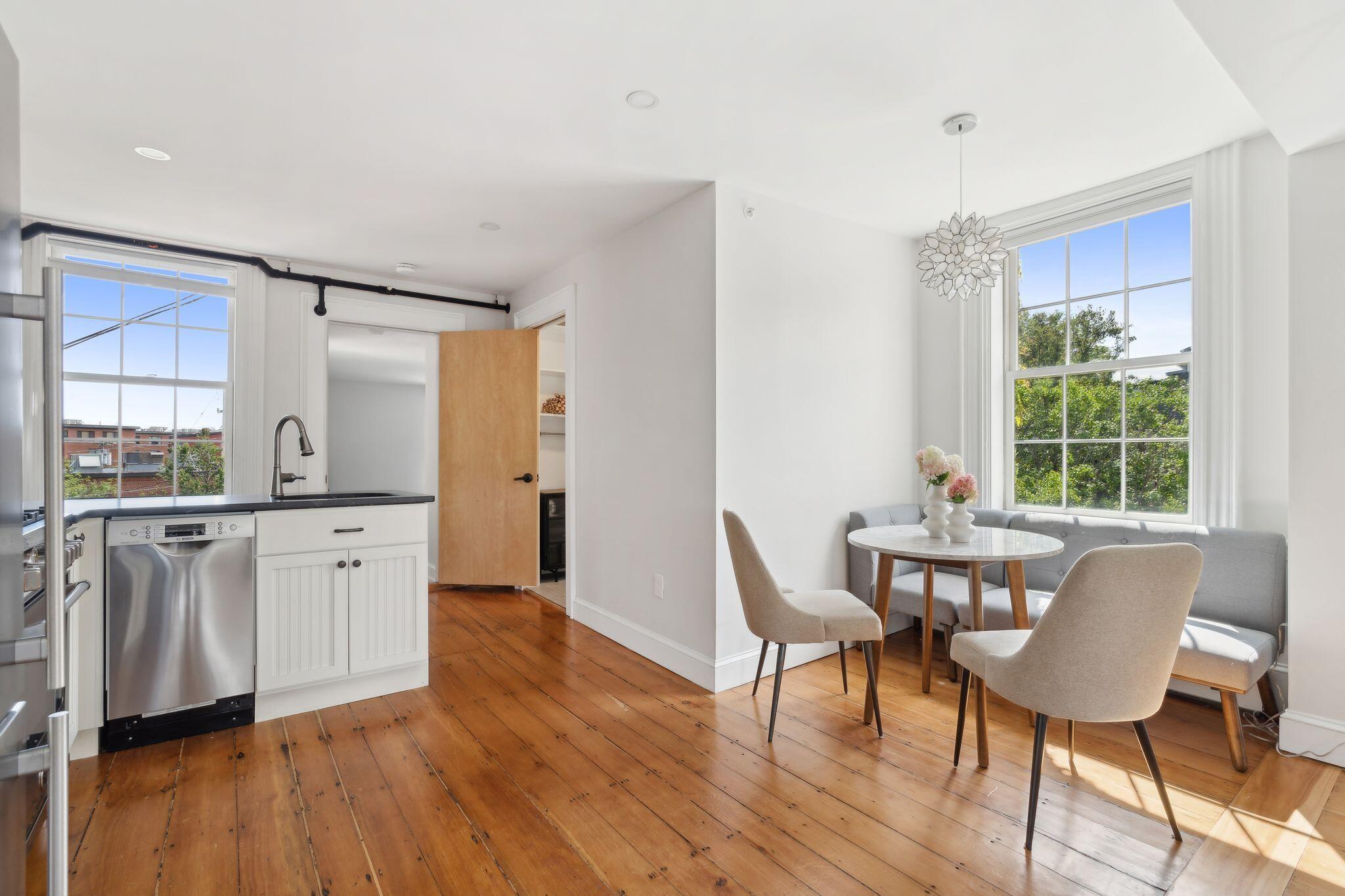 32 Pleasant Street, 2
