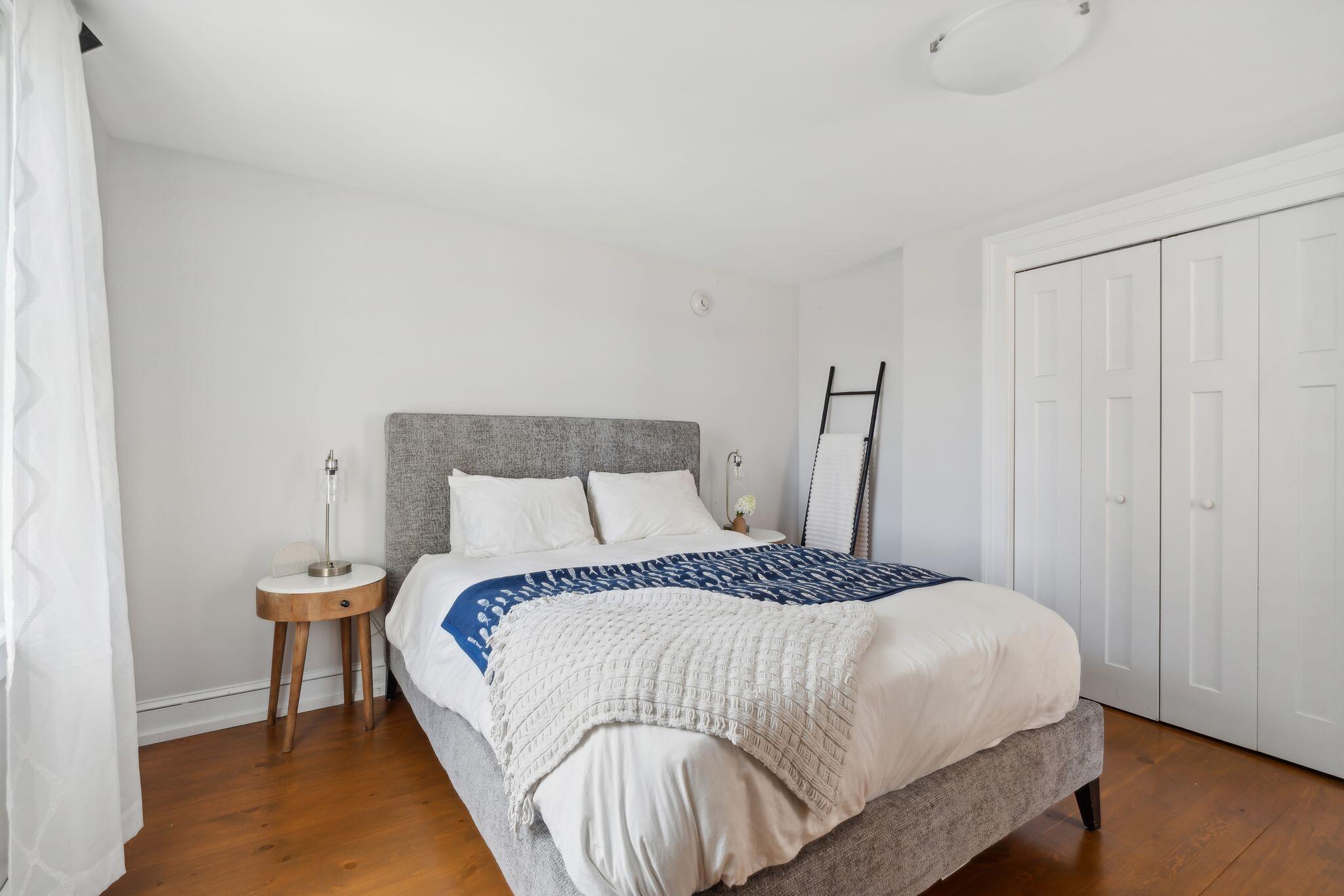 32 Pleasant Street, 2