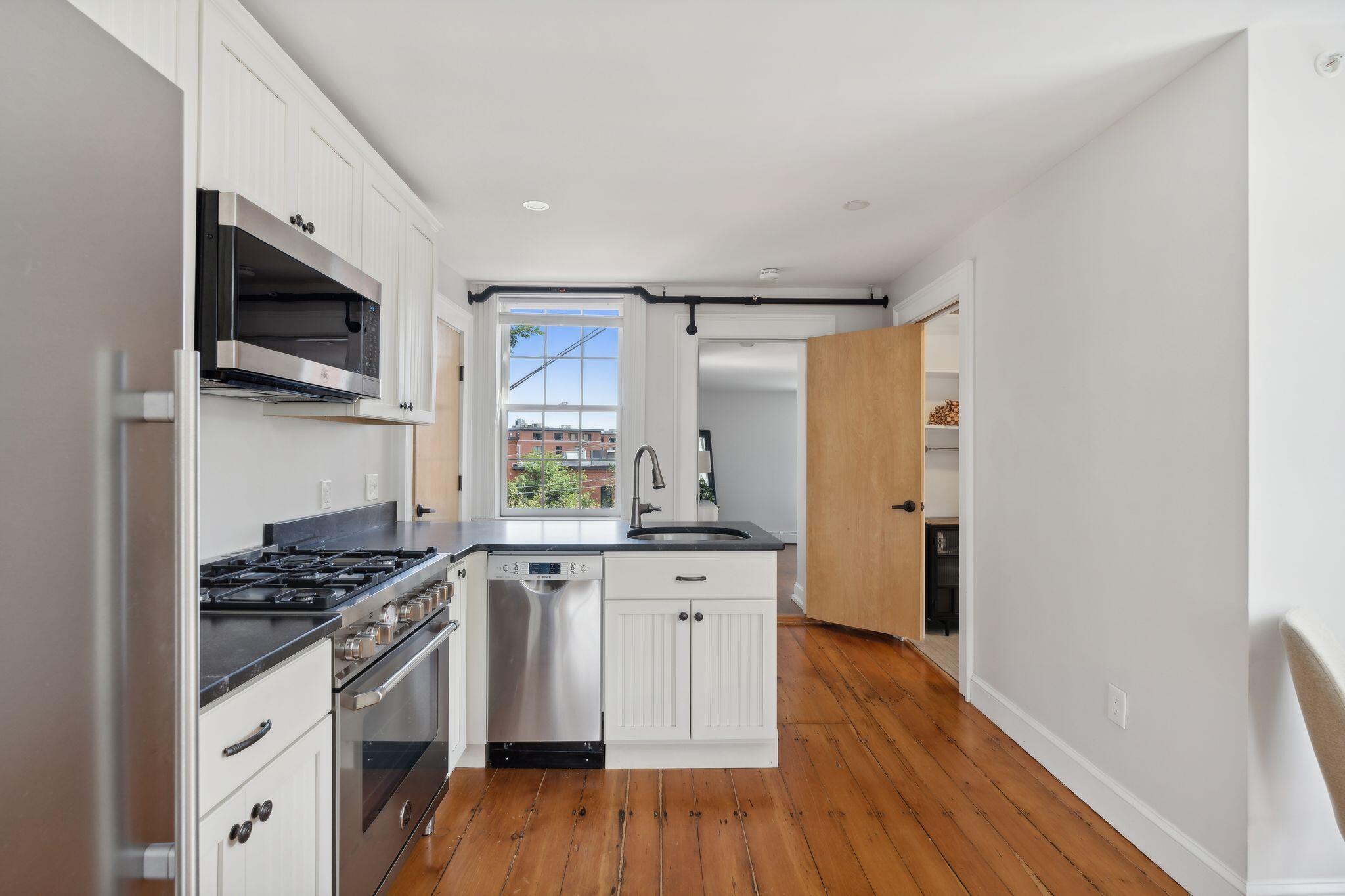 32 Pleasant Street, 2