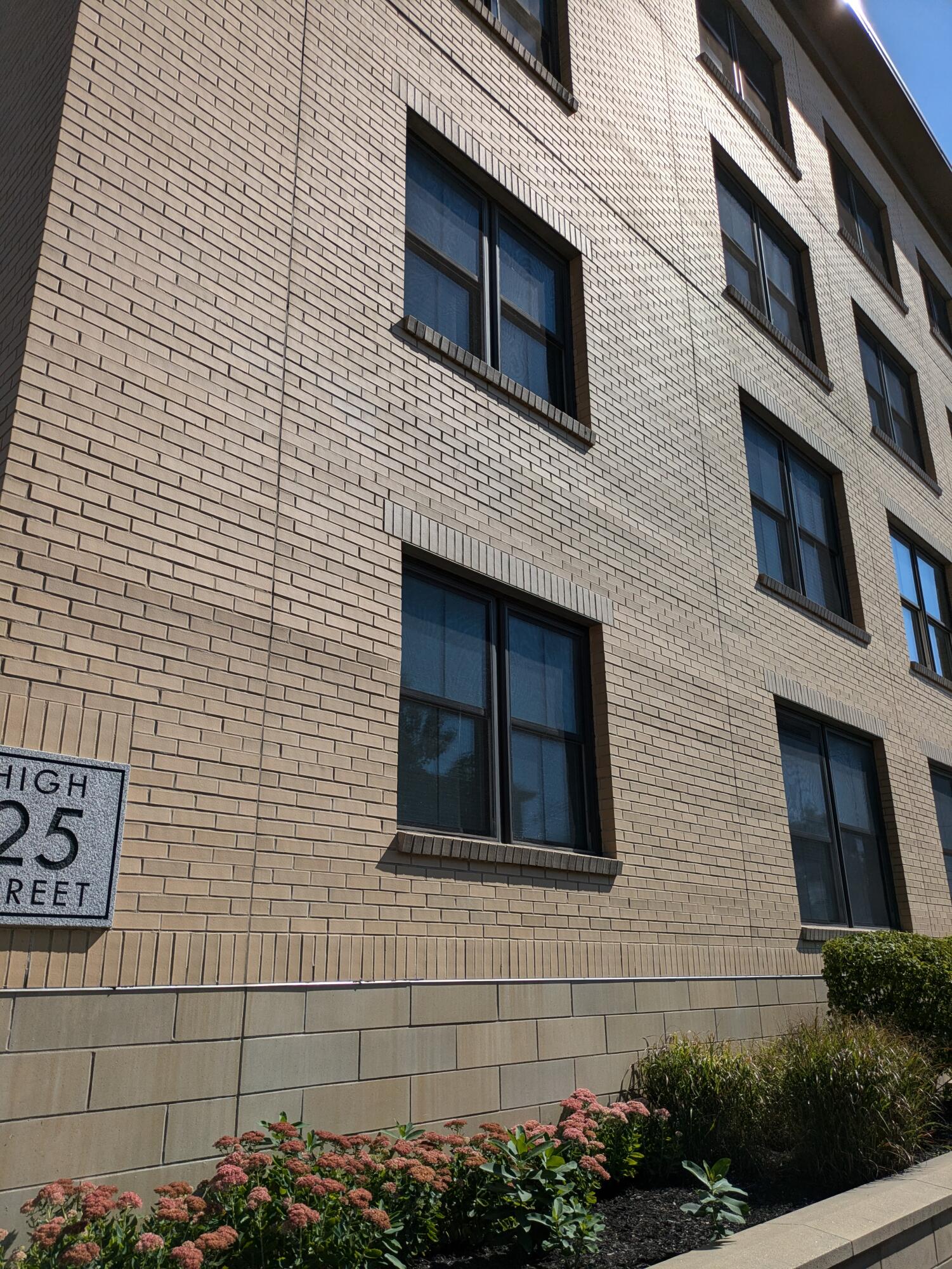 25 High Street, 312