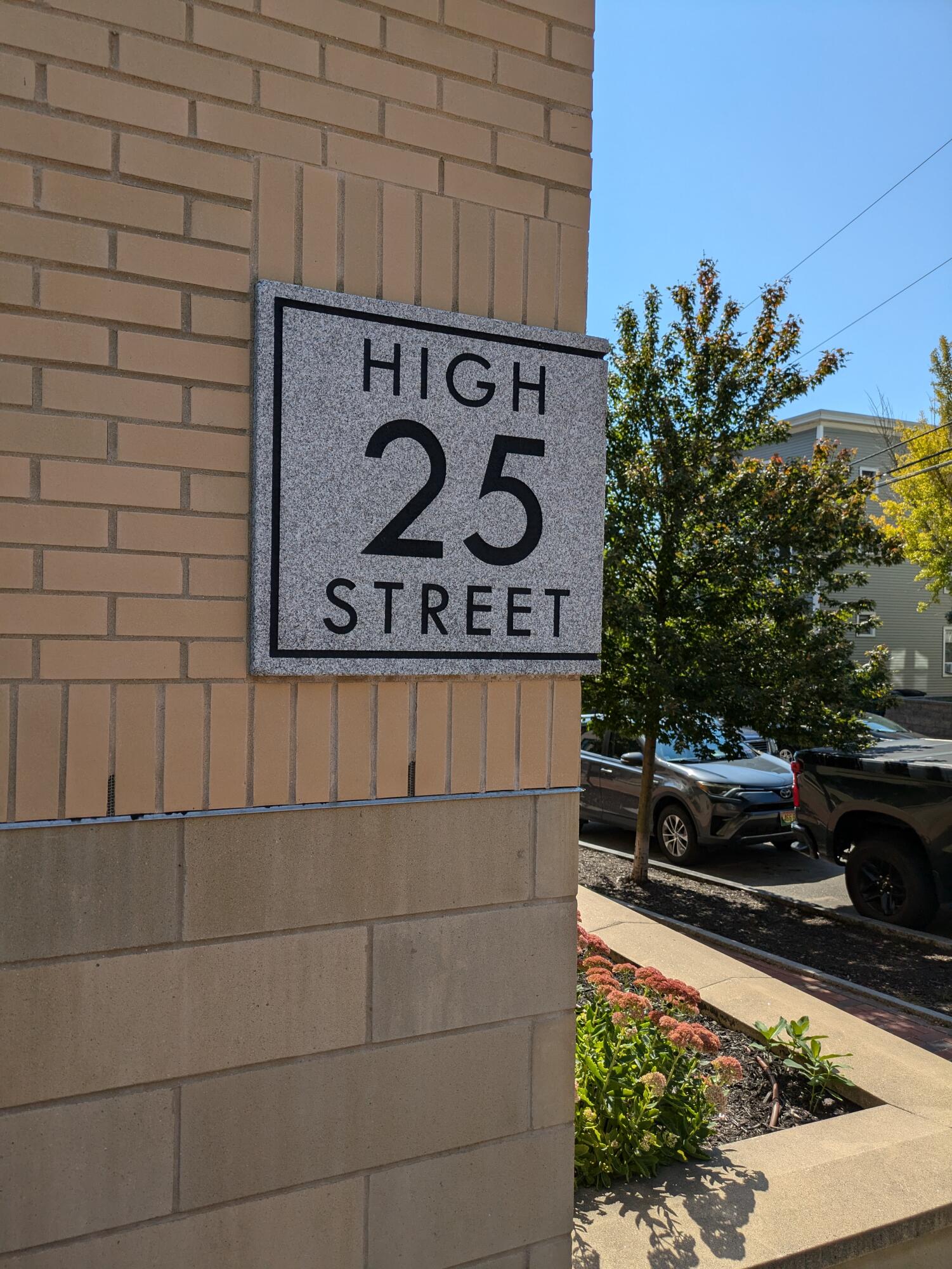 25 High Street, 312