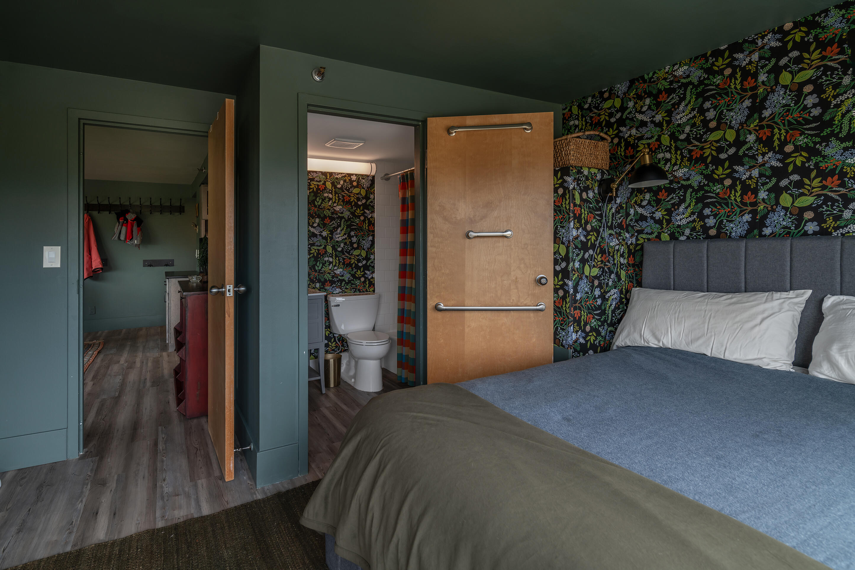 2207 Adams Mountain Road, 2207