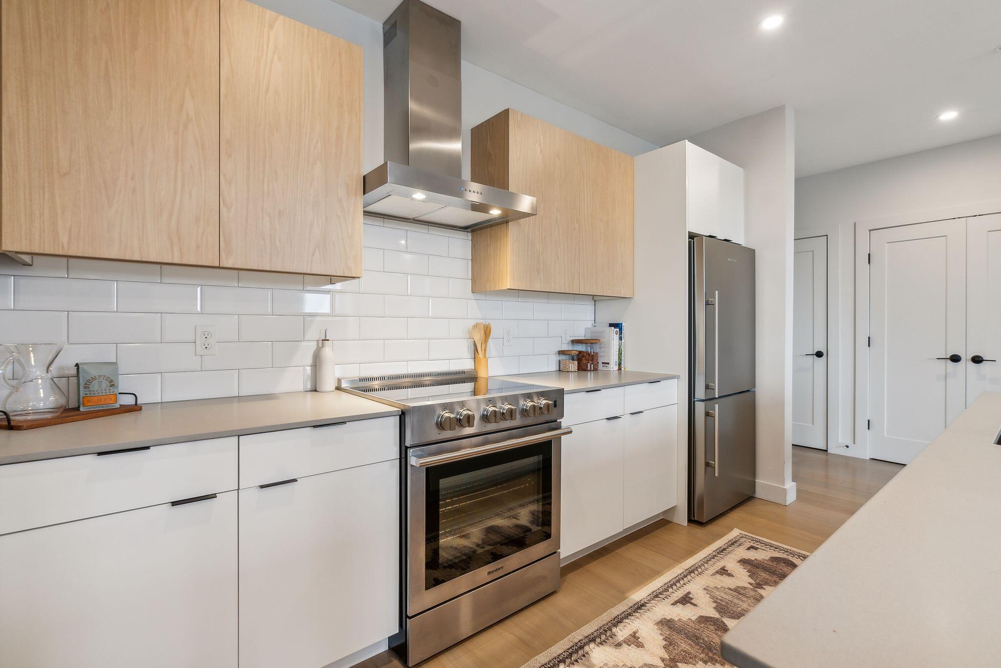 75 Chestnut Street, 707