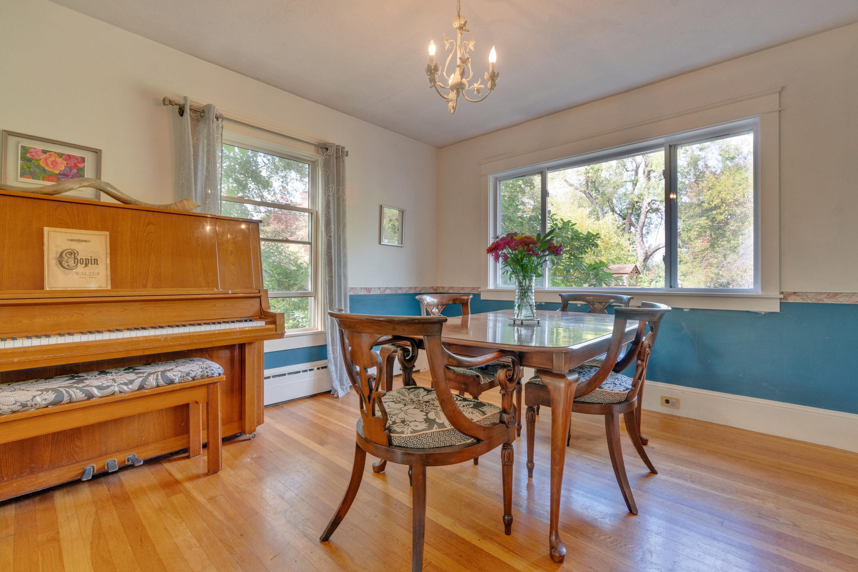 13 Sunset Road