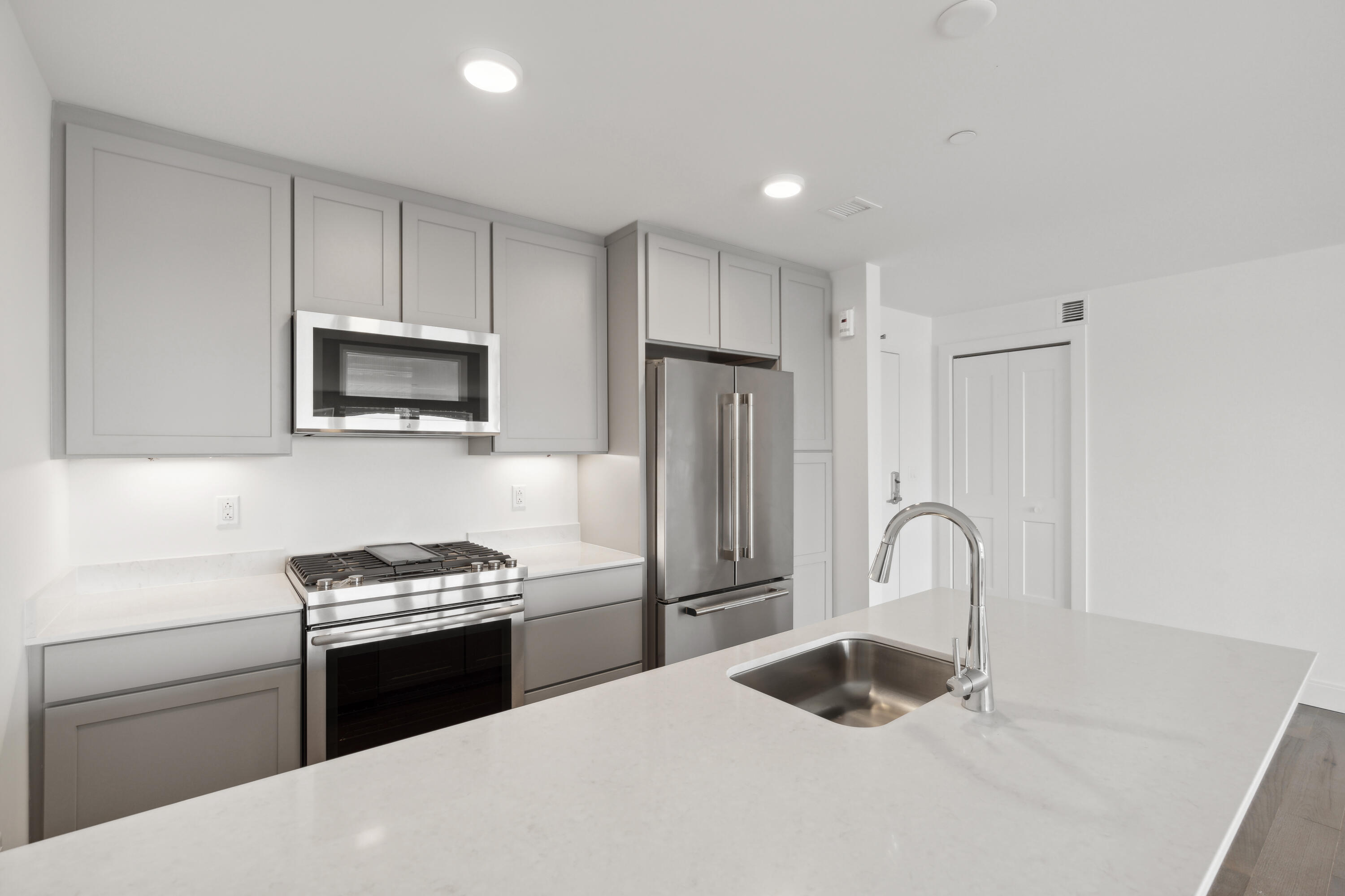 218 Washington Avenue, 205