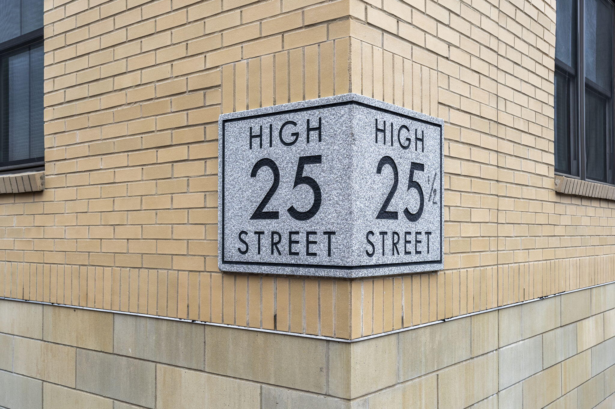25 High Street, 315