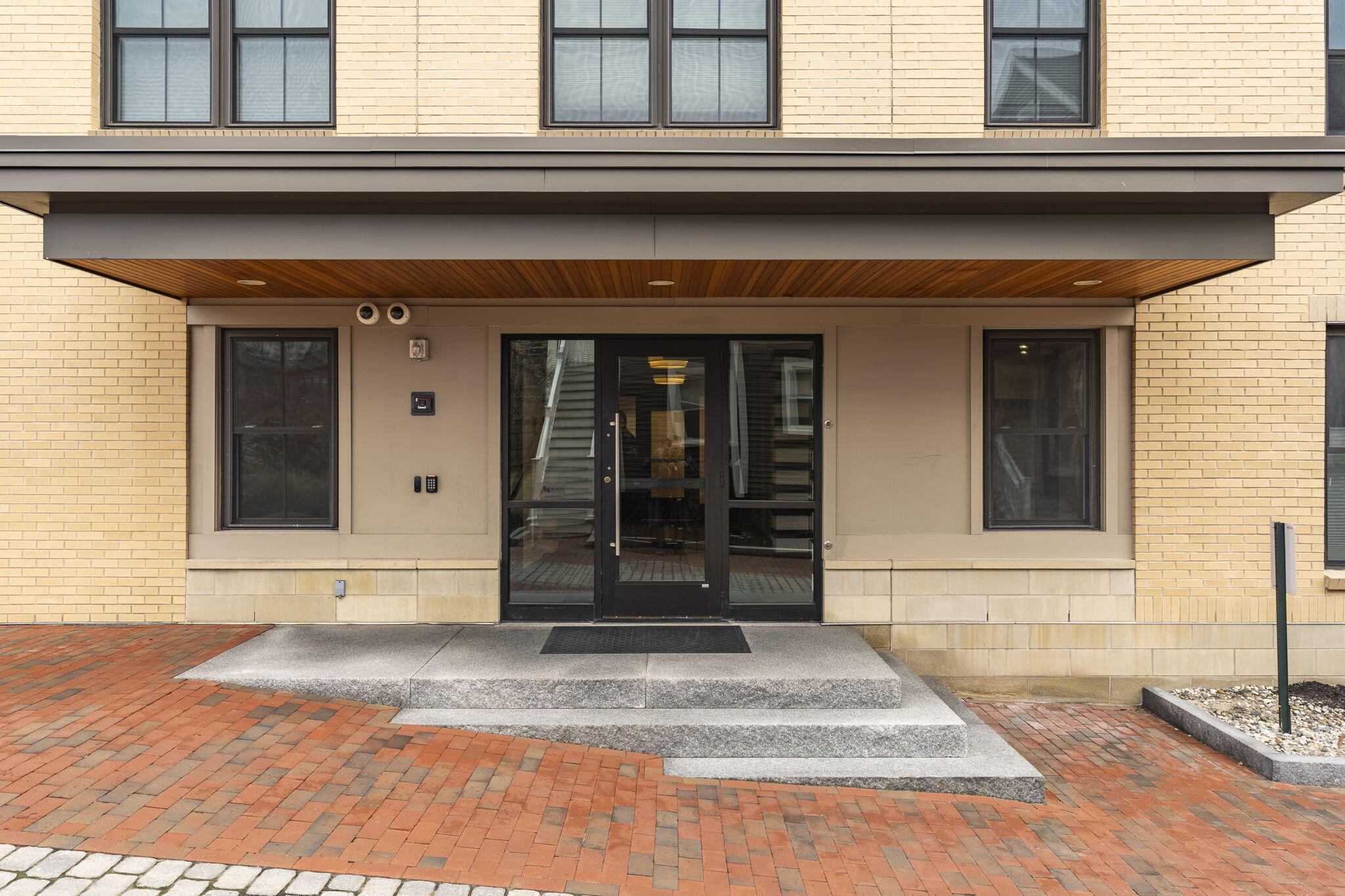 25 High Street, 315