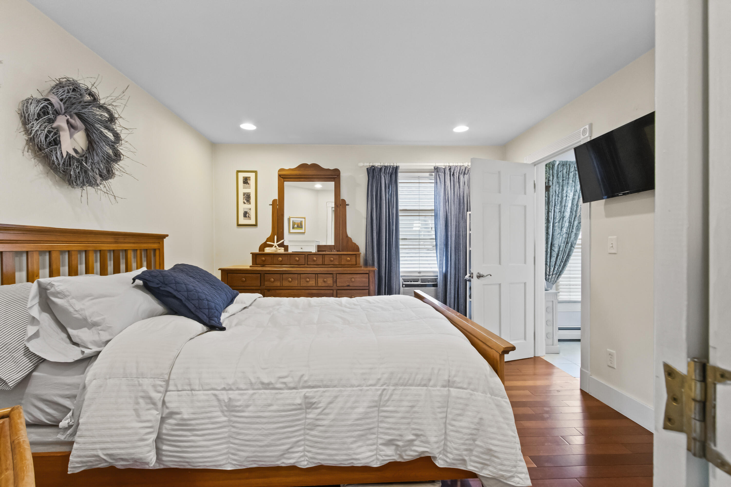 15 Anderson Street, 3