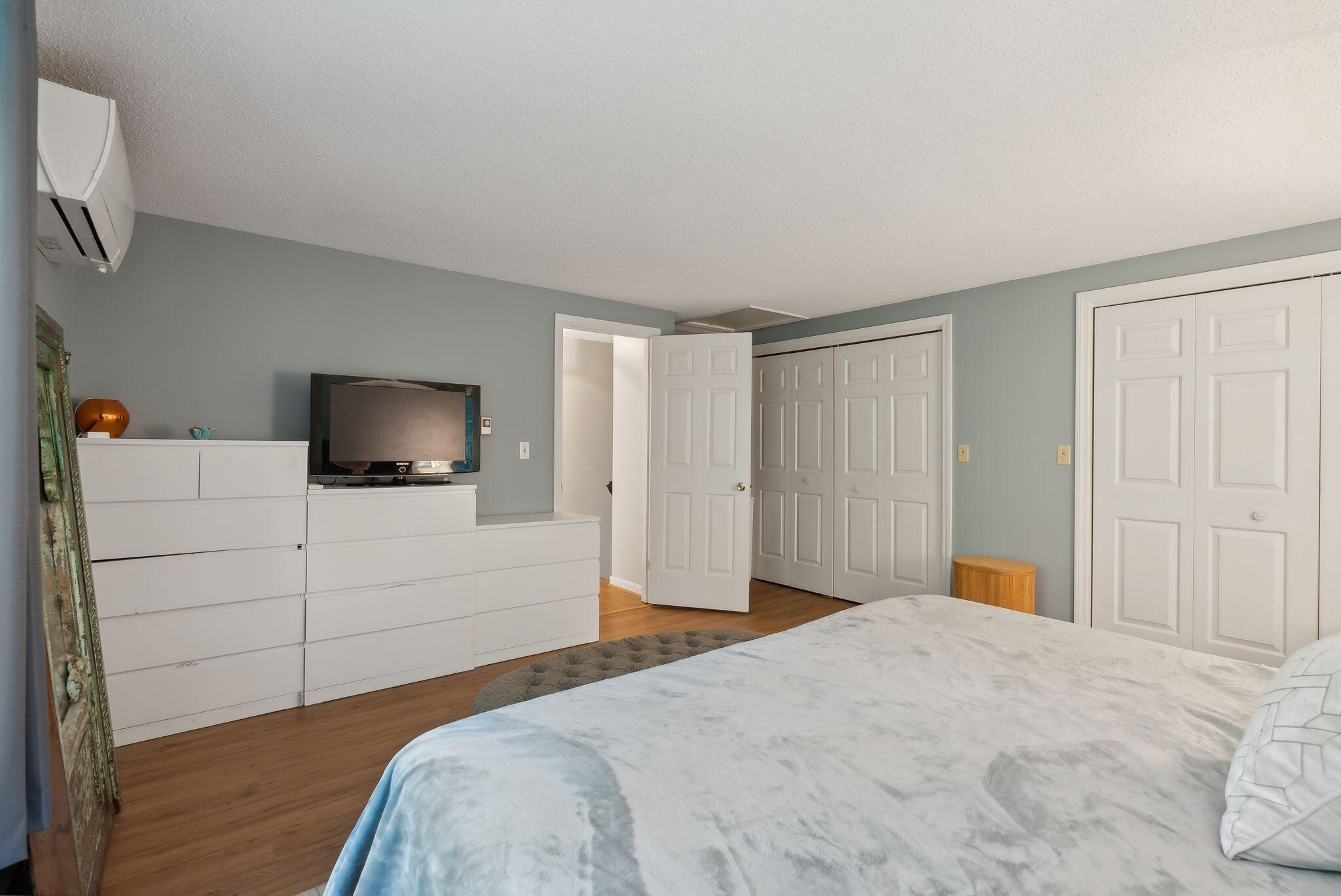 10 Azalea Lane, 10