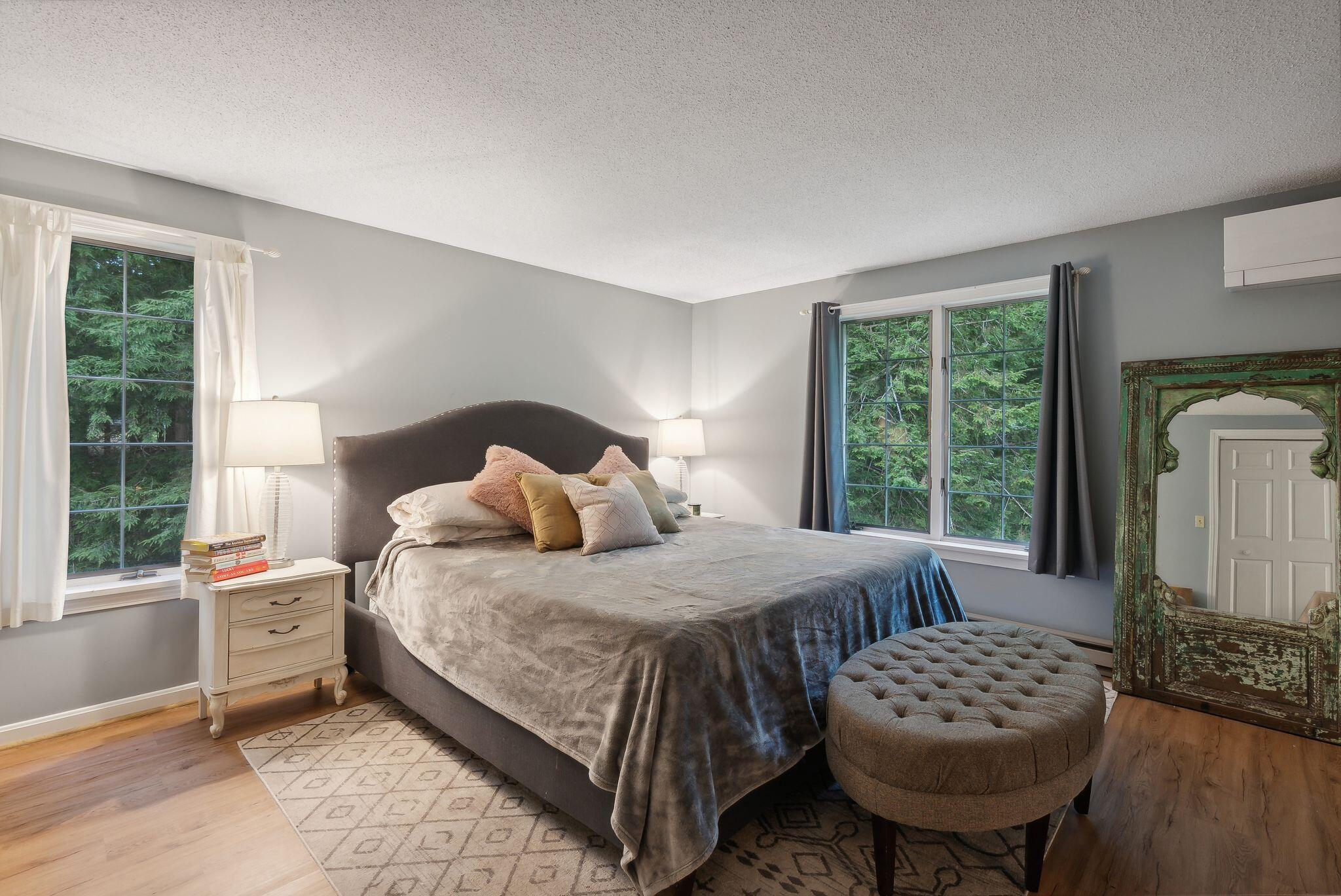 10 Azalea Lane, 10