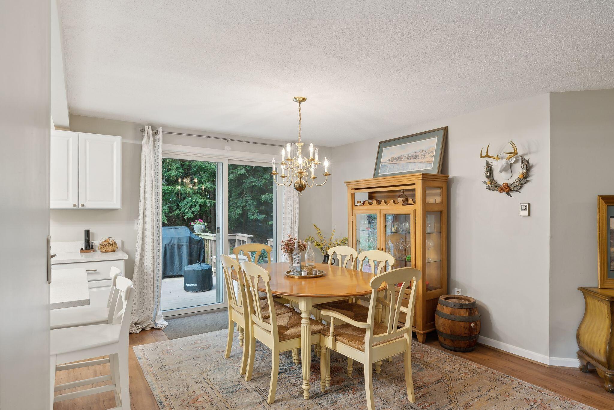 10 Azalea Lane, 10
