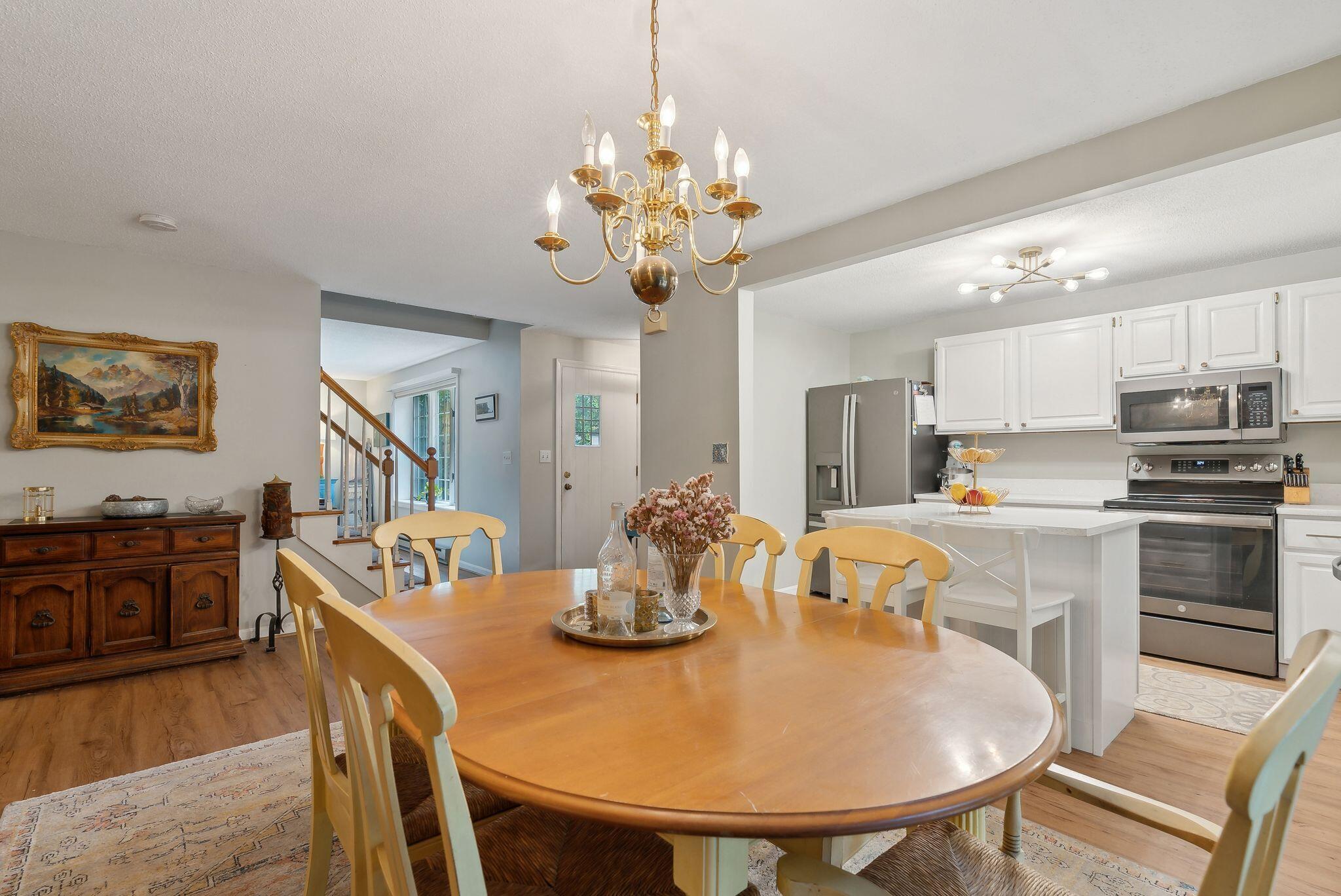 10 Azalea Lane, 10