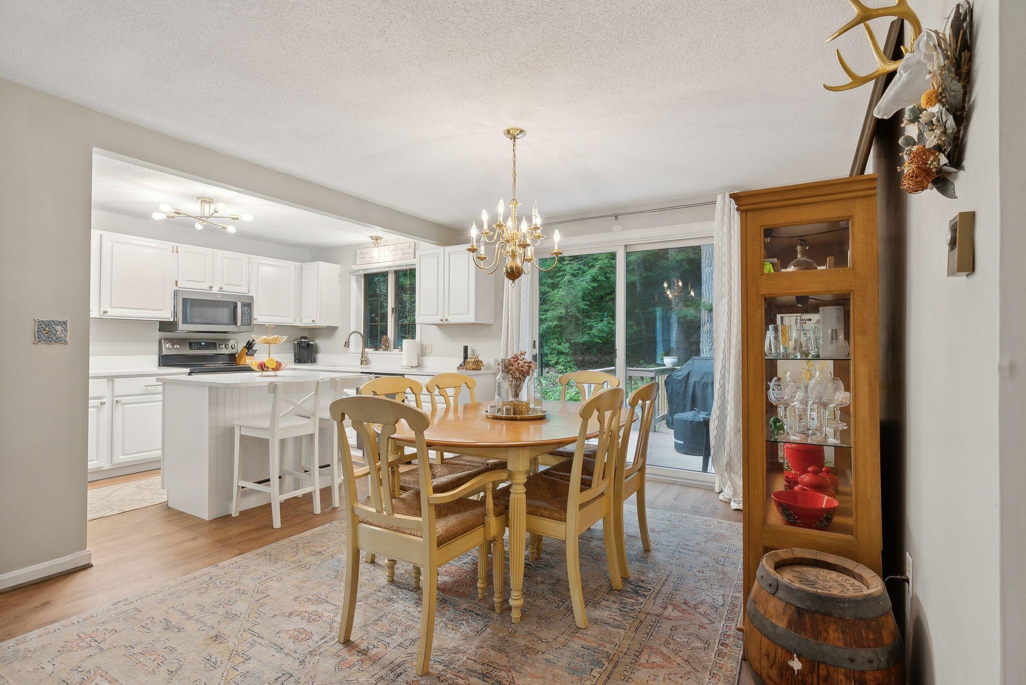 10 Azalea Lane, 10