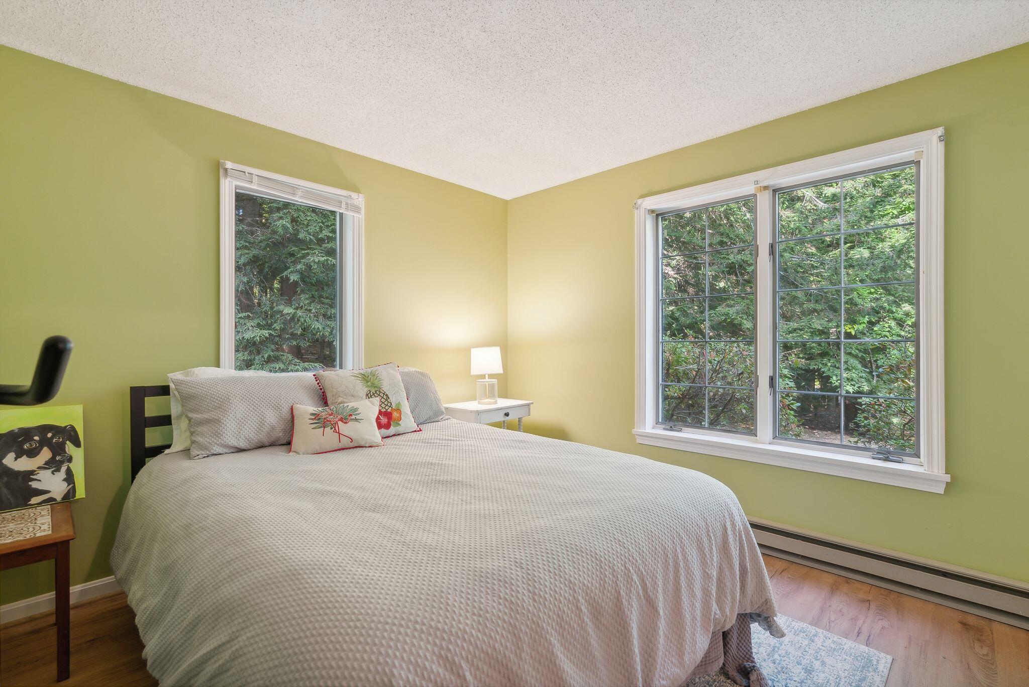 10 Azalea Lane, 10