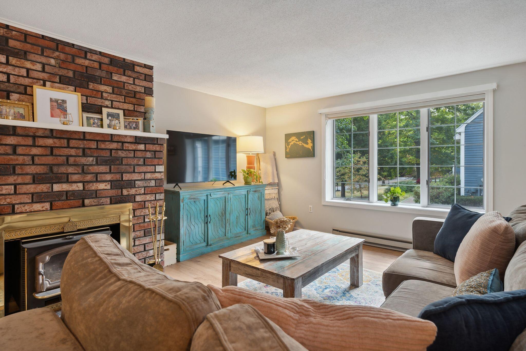 10 Azalea Lane, 10