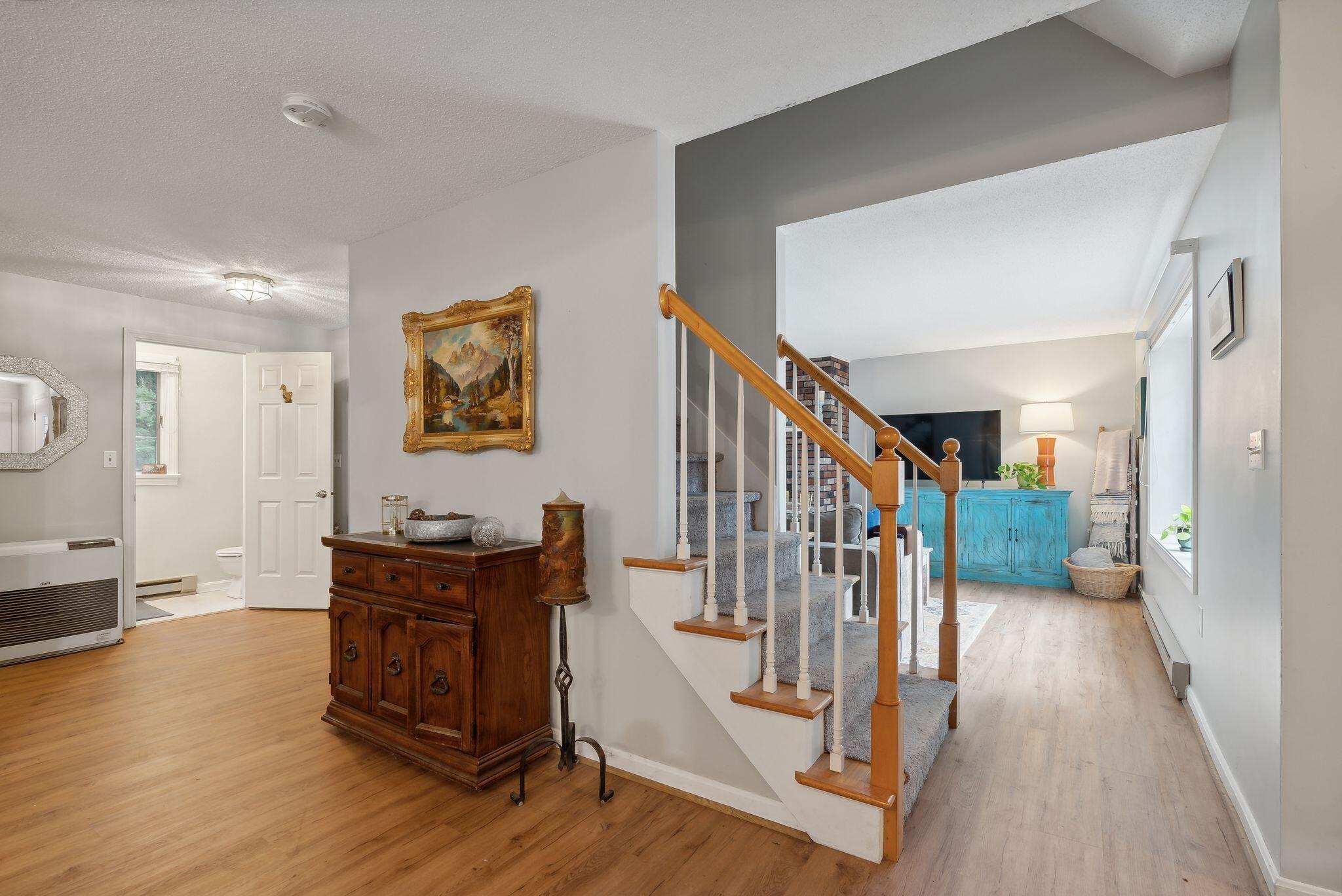 10 Azalea Lane, 10