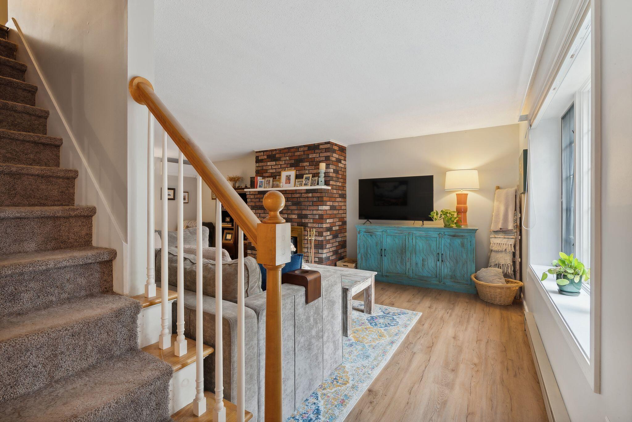10 Azalea Lane, 10