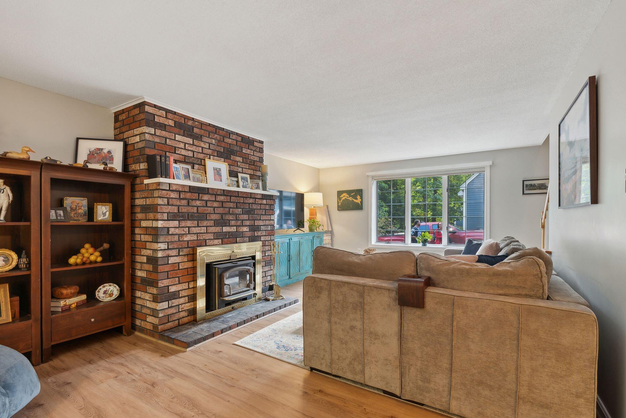 10 Azalea Lane, 10