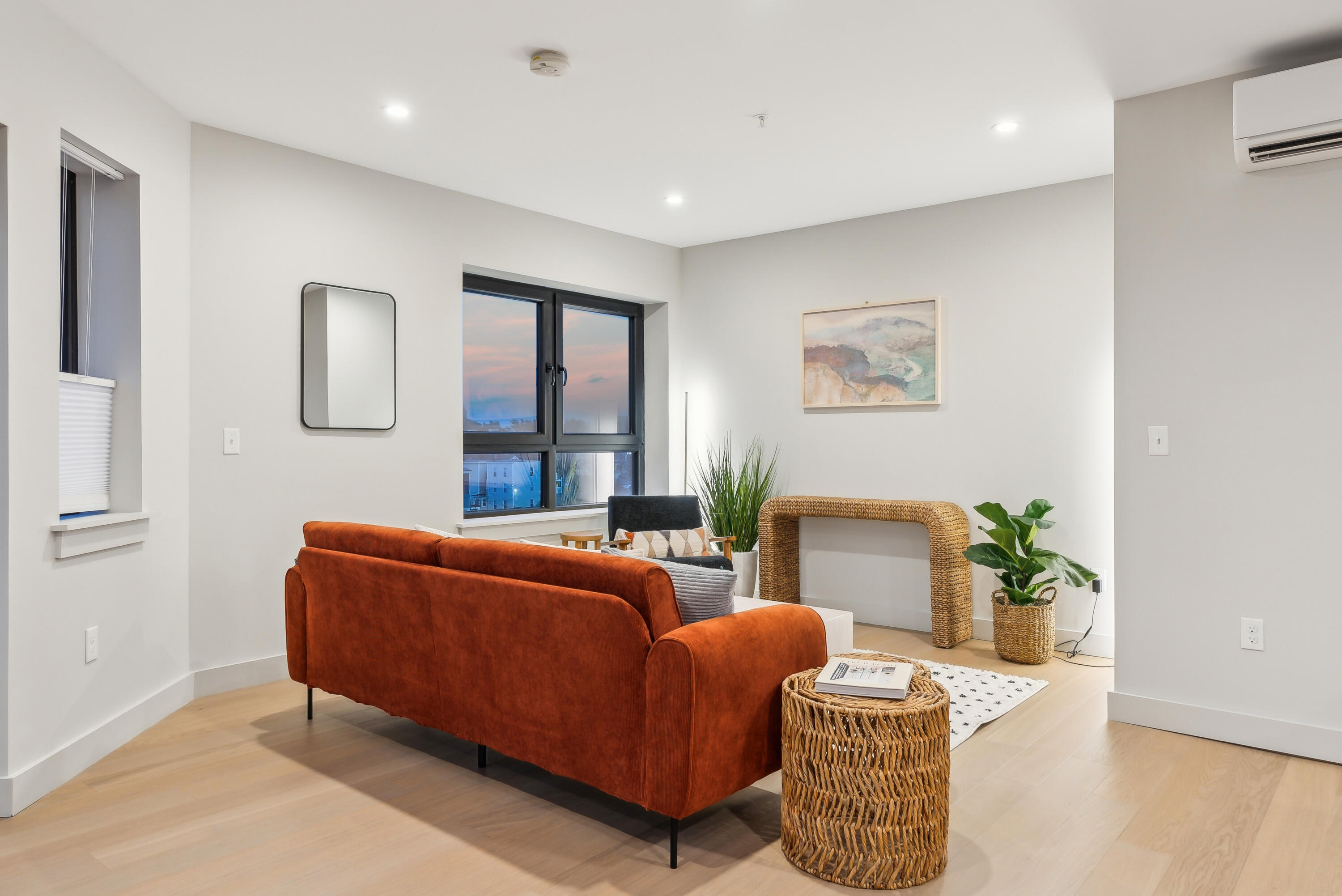 75 Chestnut Street, 607