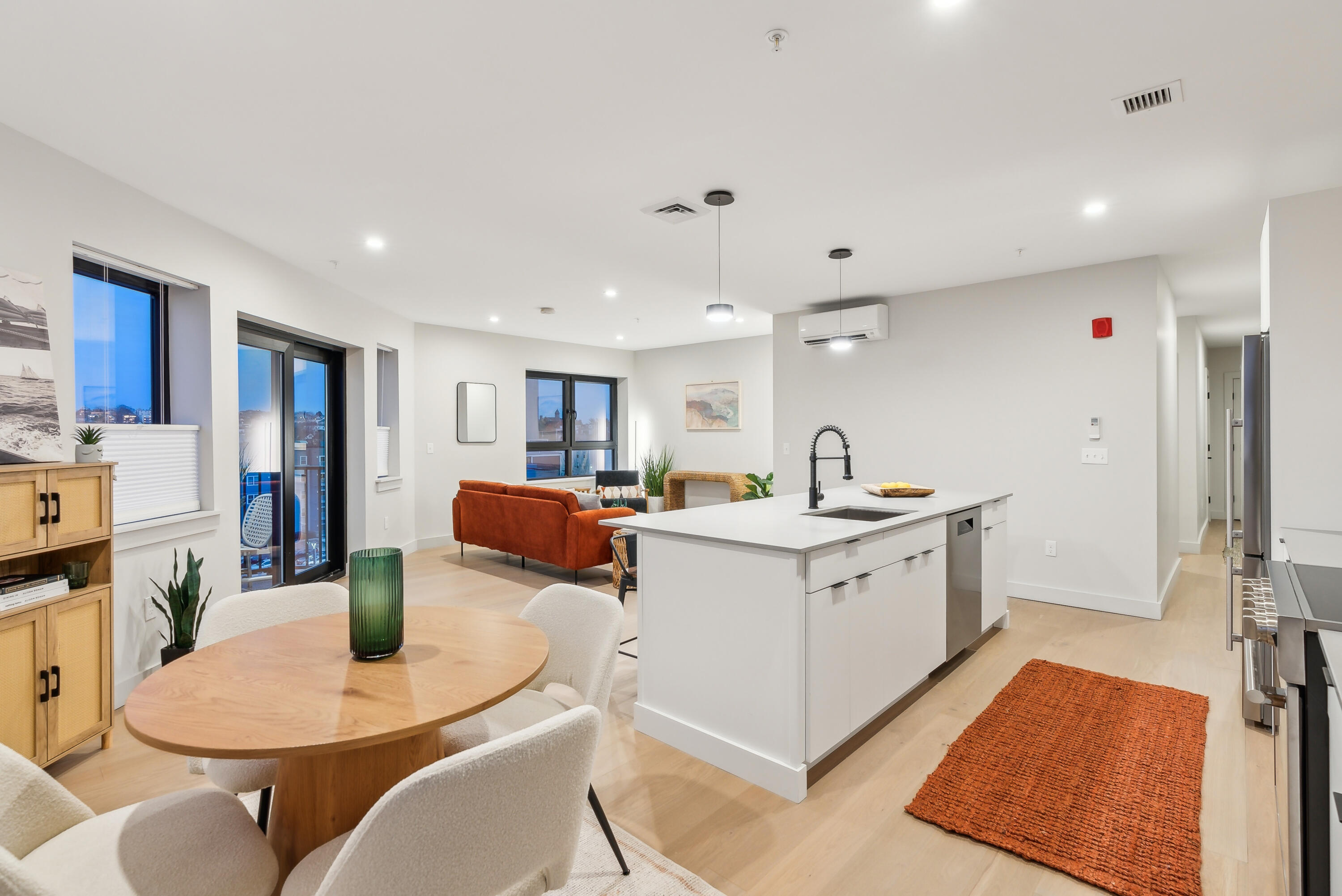 75 Chestnut Street, 607