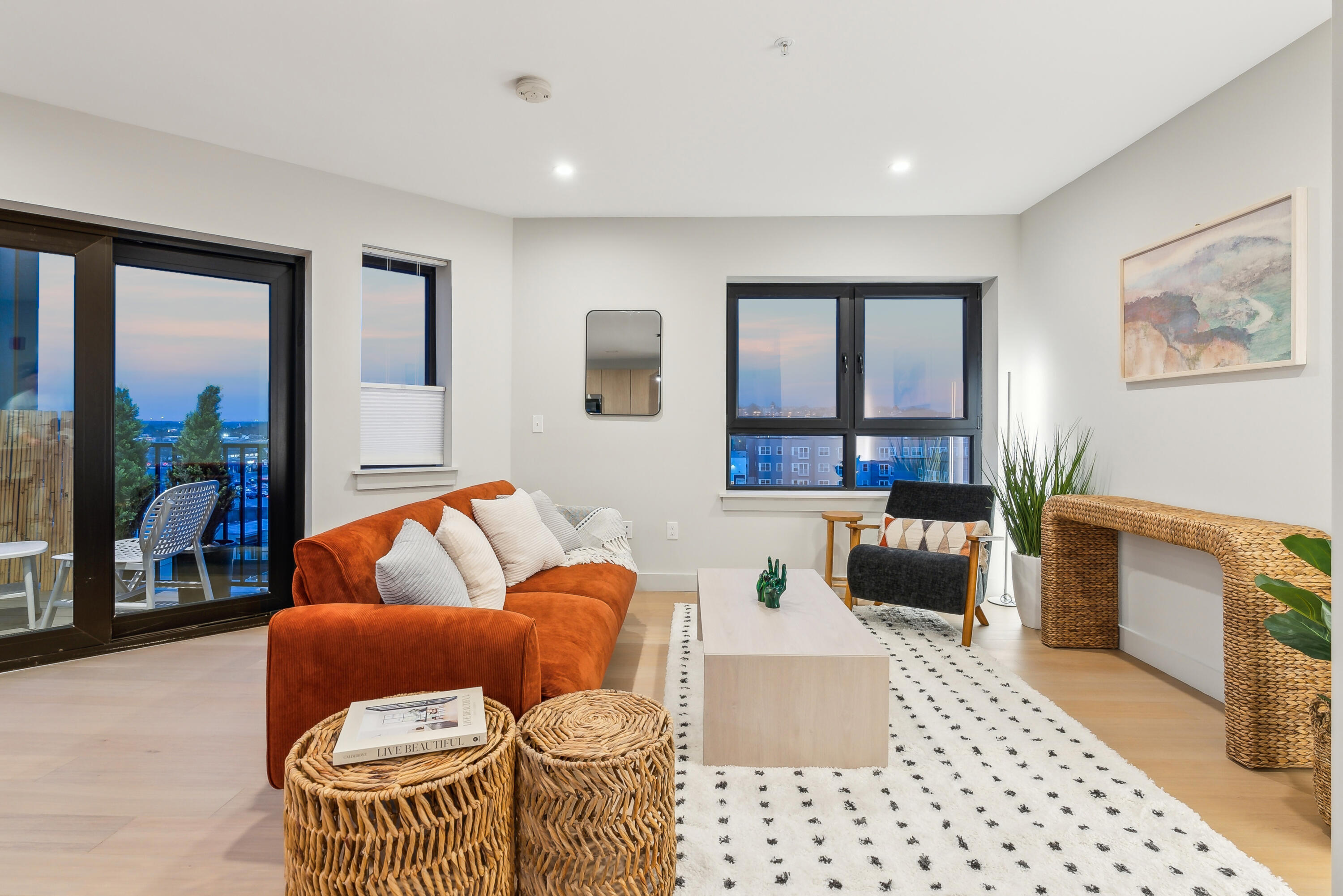 75 Chestnut Street, 607