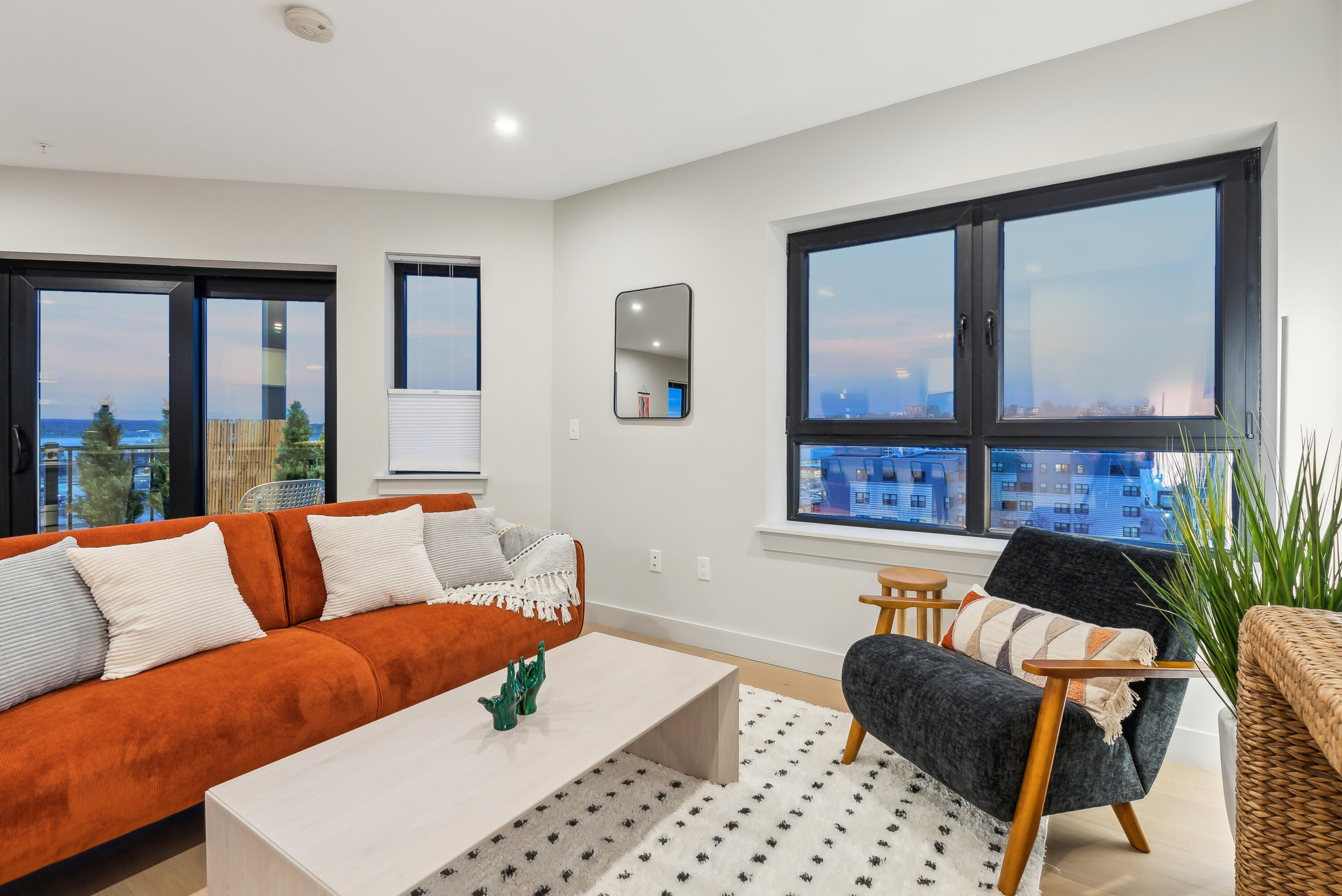 75 Chestnut Street, 607