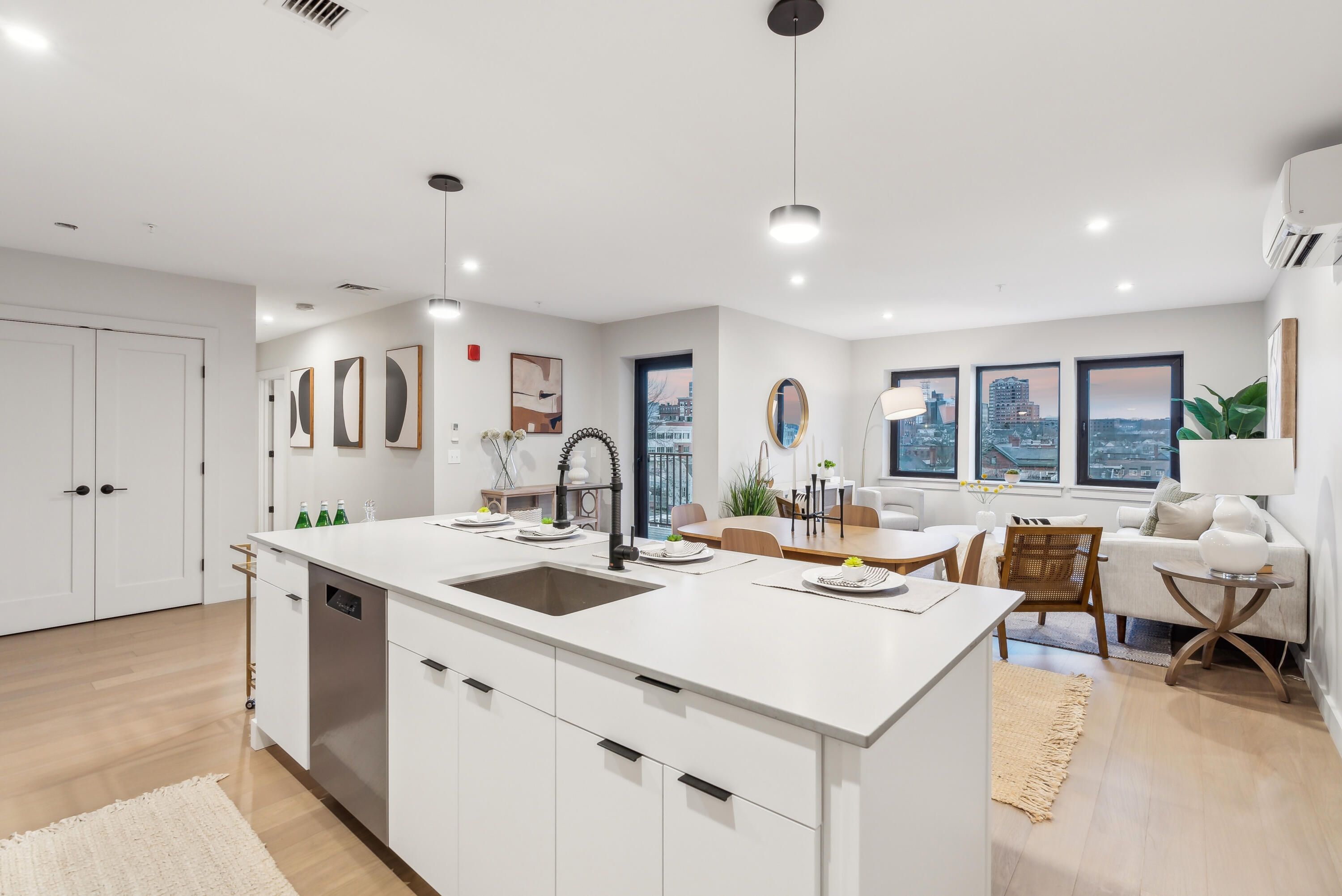 75 Chestnut Street, 603