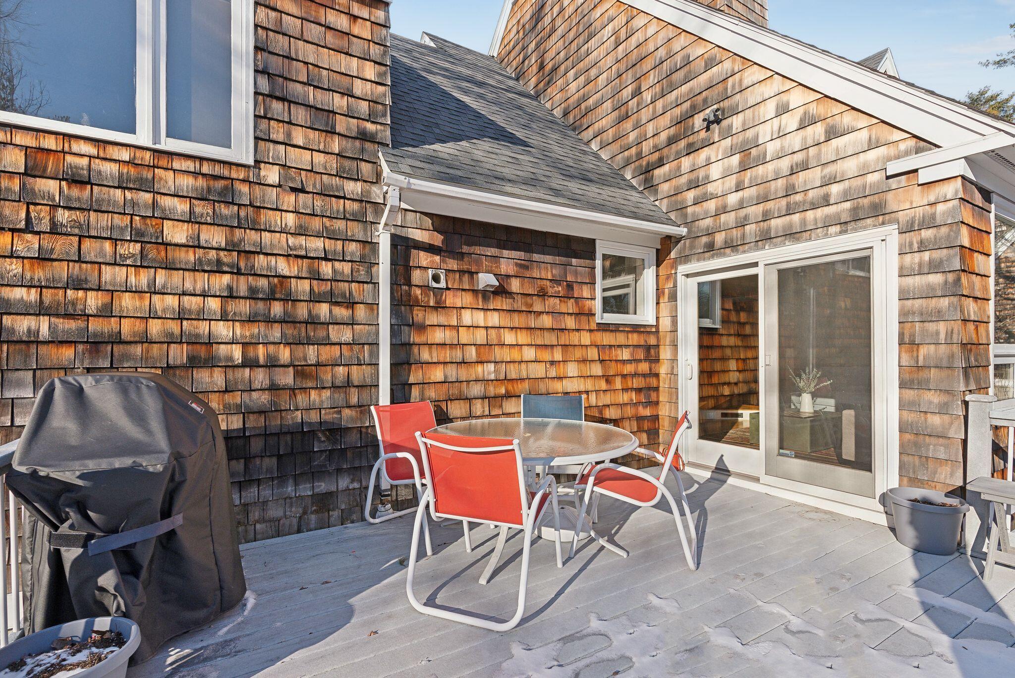 11 Porch Street