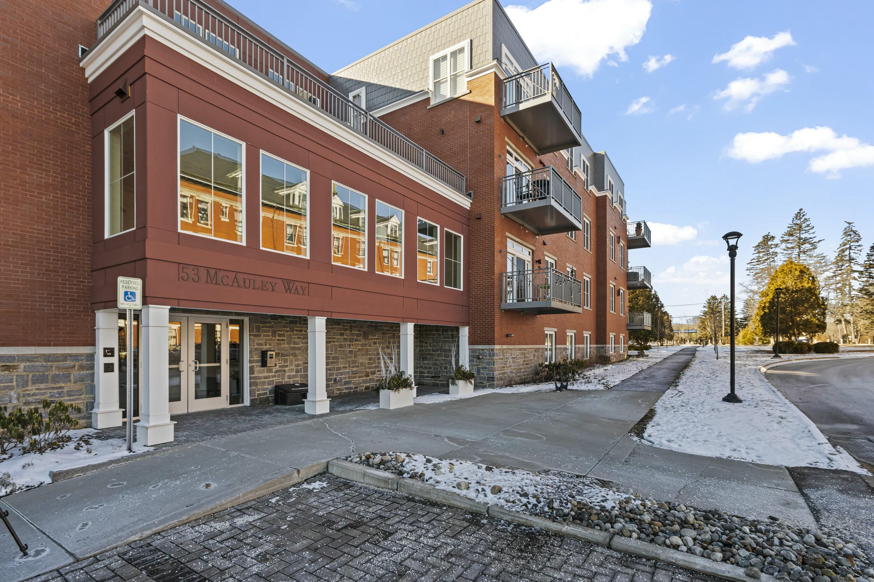 53 Mcauley Way, 203