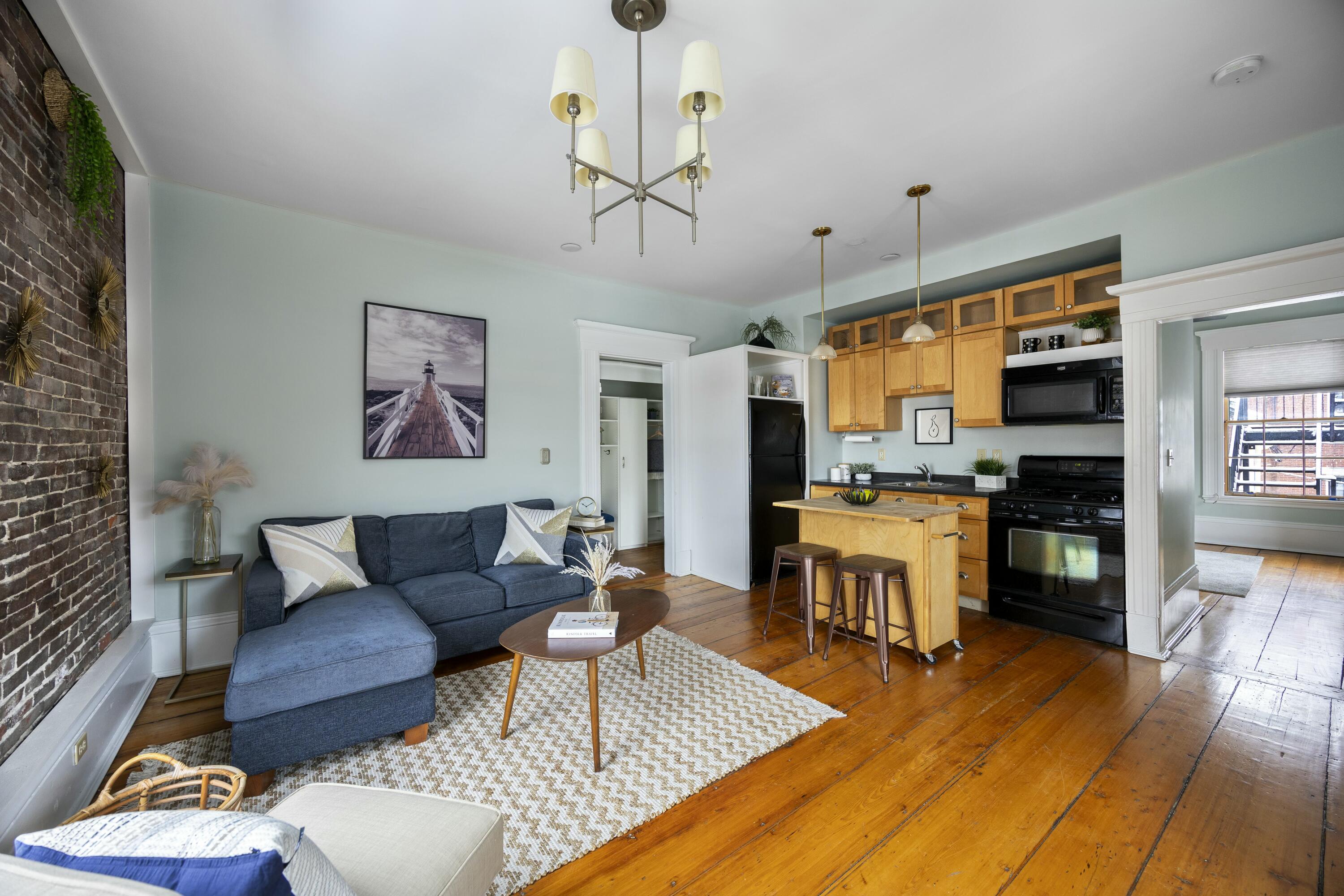 167 Danforth Street, 3