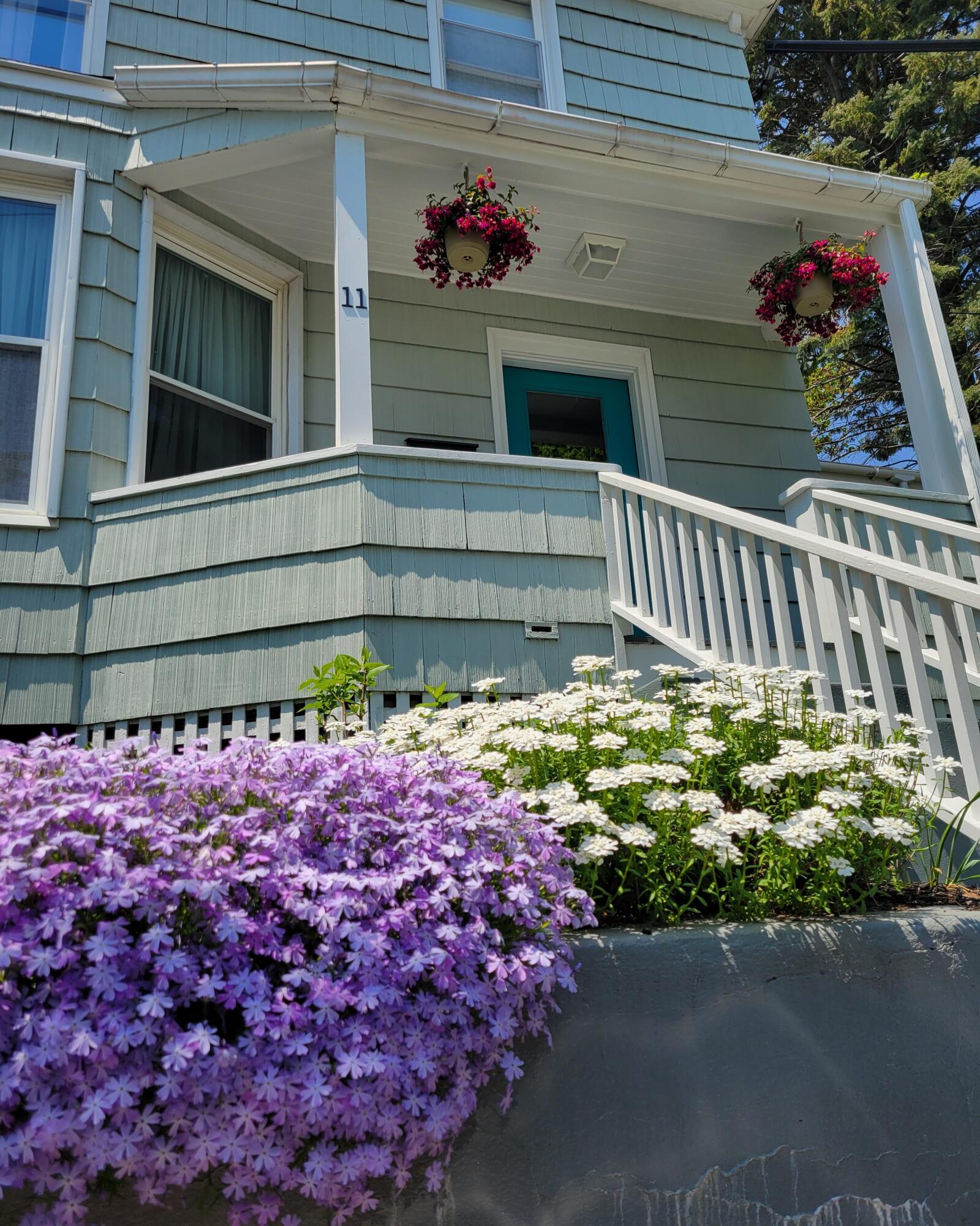 11 Grandview Avenue