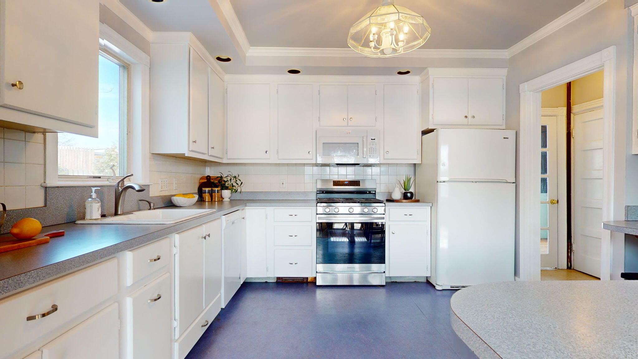 11 Grandview Avenue