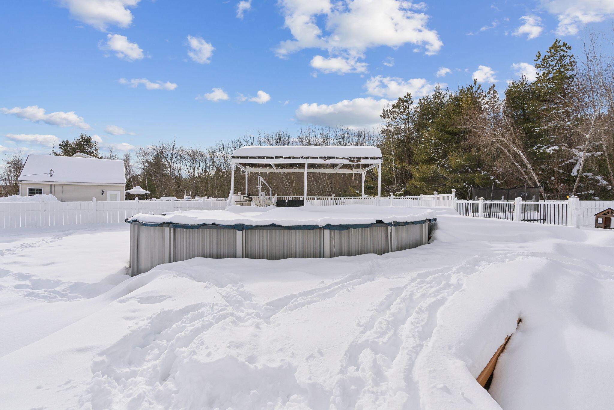 15 Pondview Road