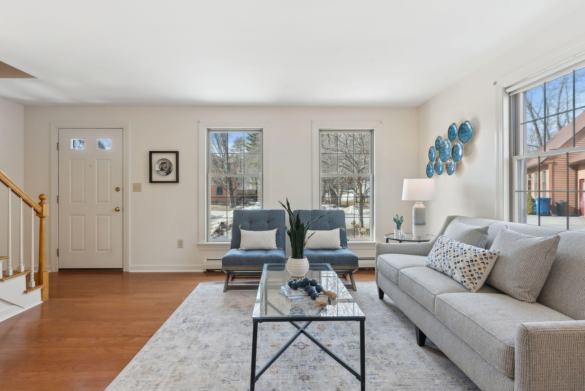 18 Coachlight Lane, 18