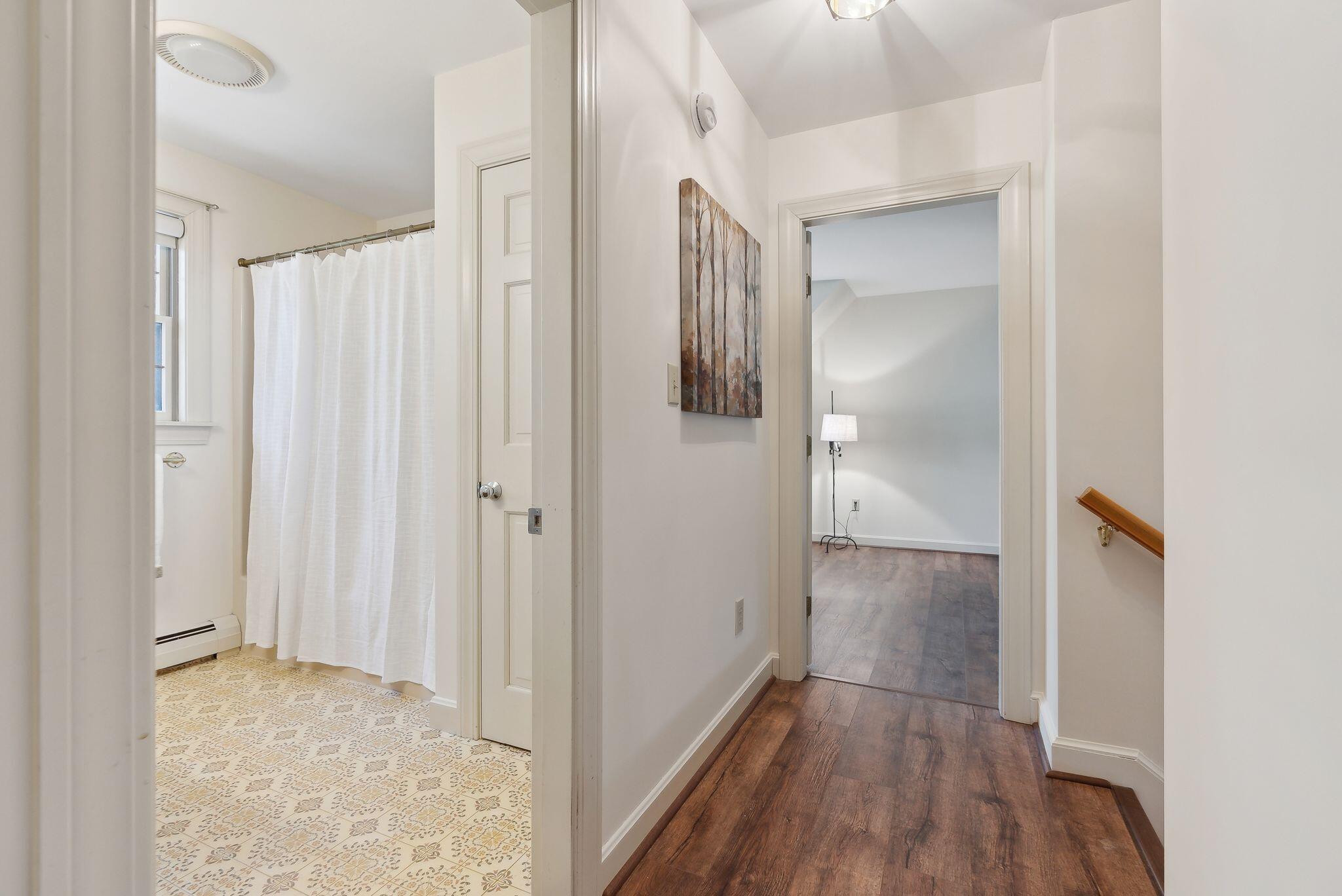 18 Coachlight Lane, 18