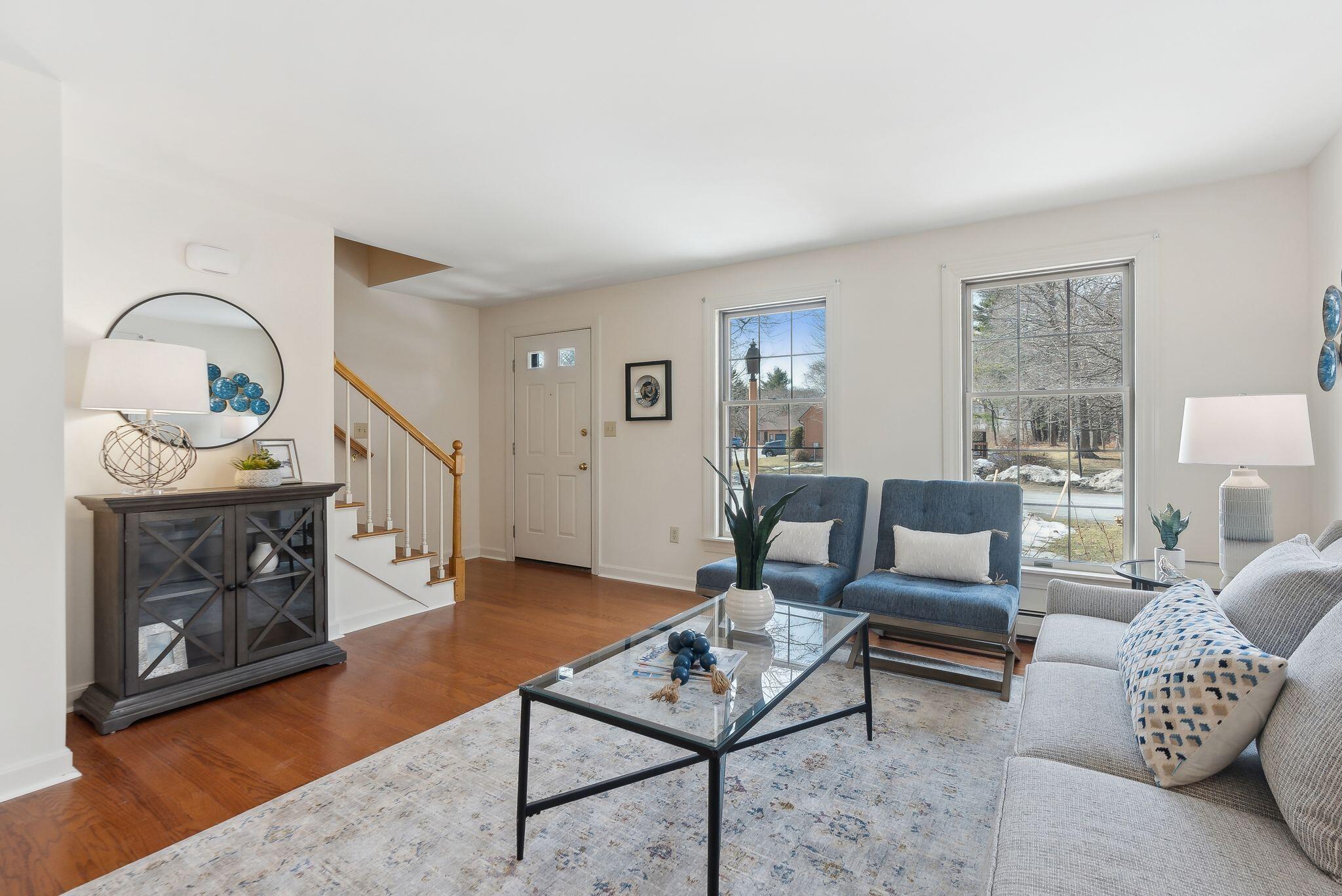 18 Coachlight Lane, 18