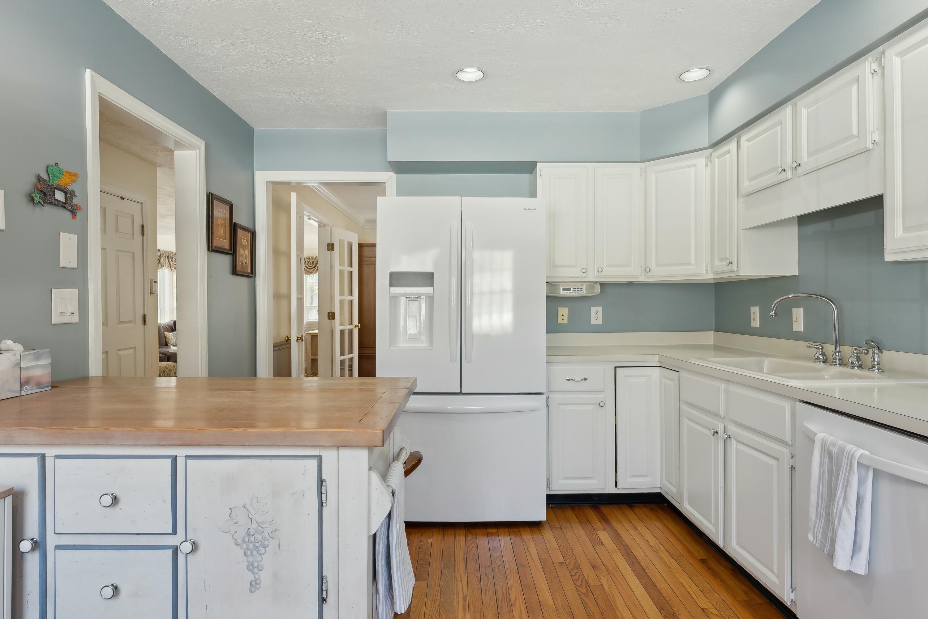2 Lupine Court, 2