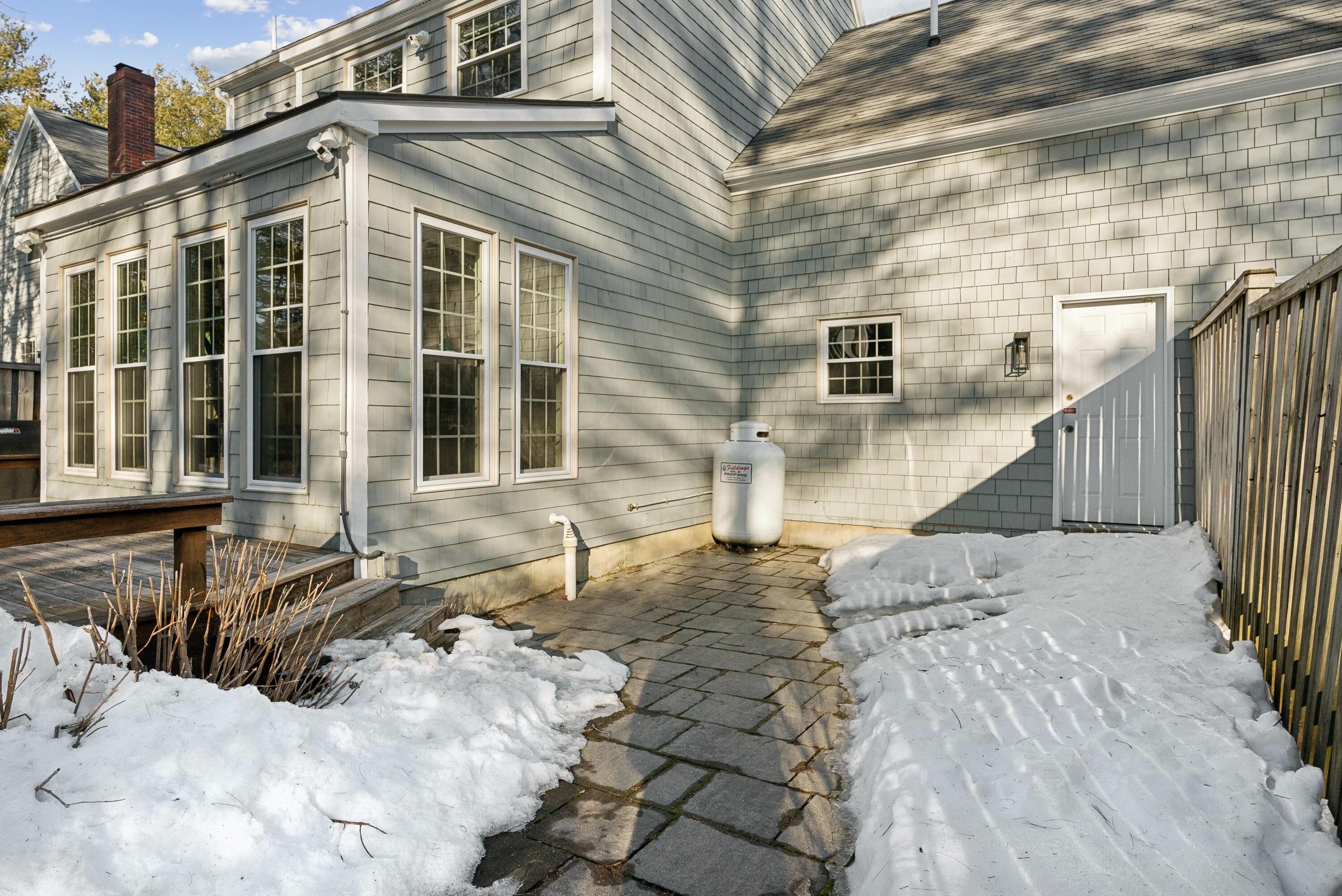 2 Lupine Court, 2