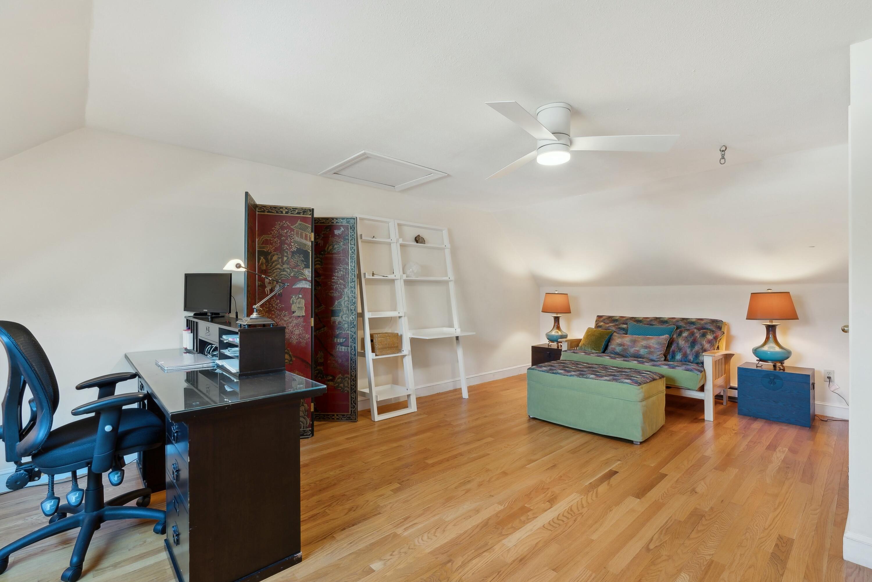 2 Lupine Court, 2