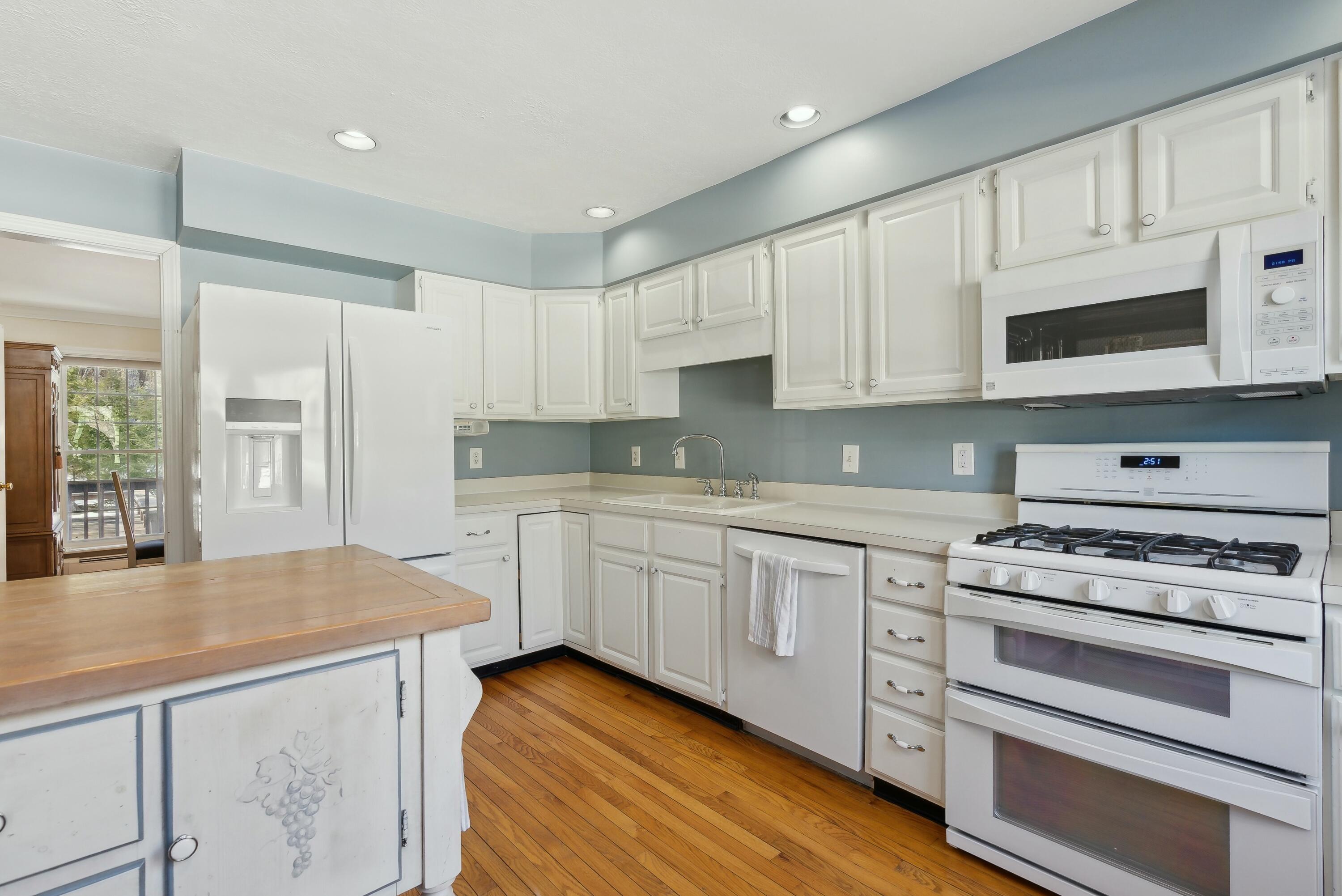 2 Lupine Court, 2
