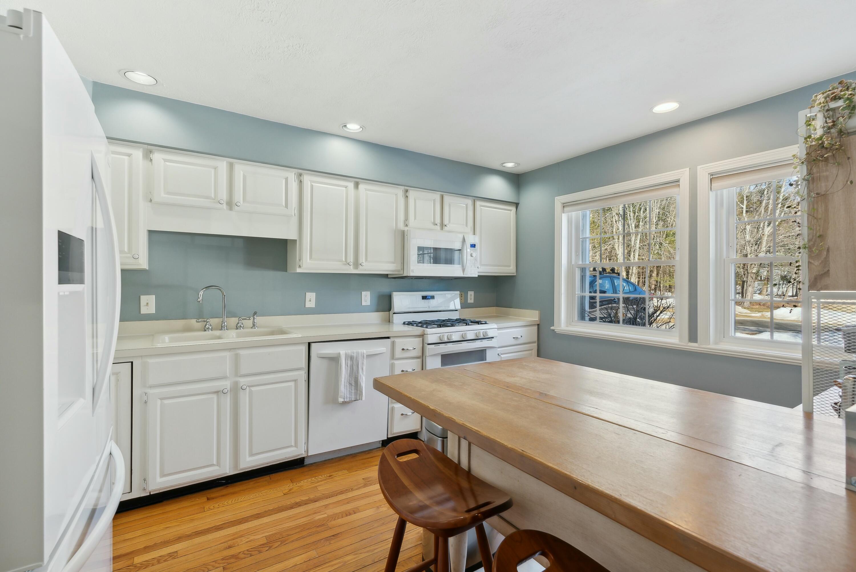 2 Lupine Court, 2