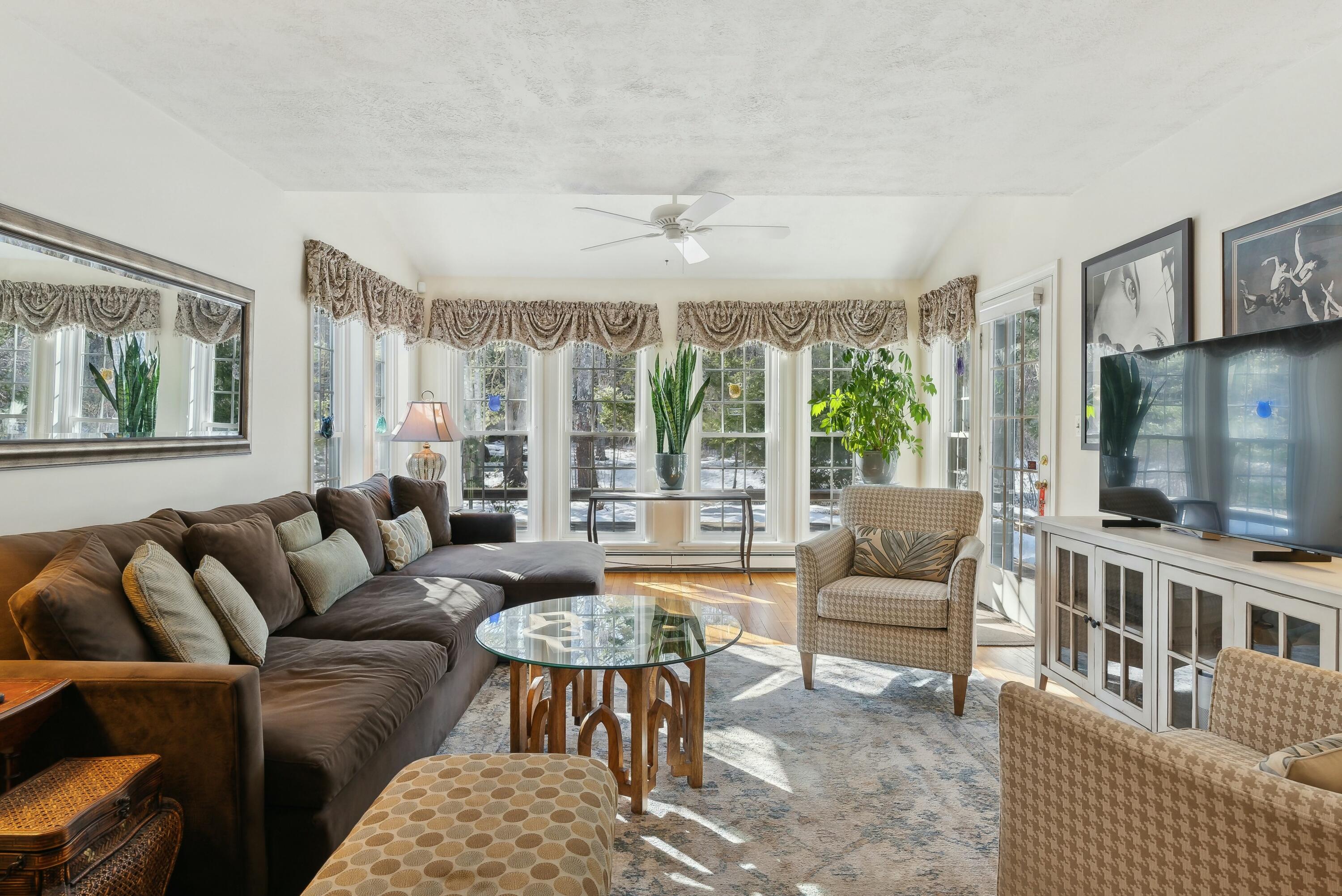 2 Lupine Court, 2