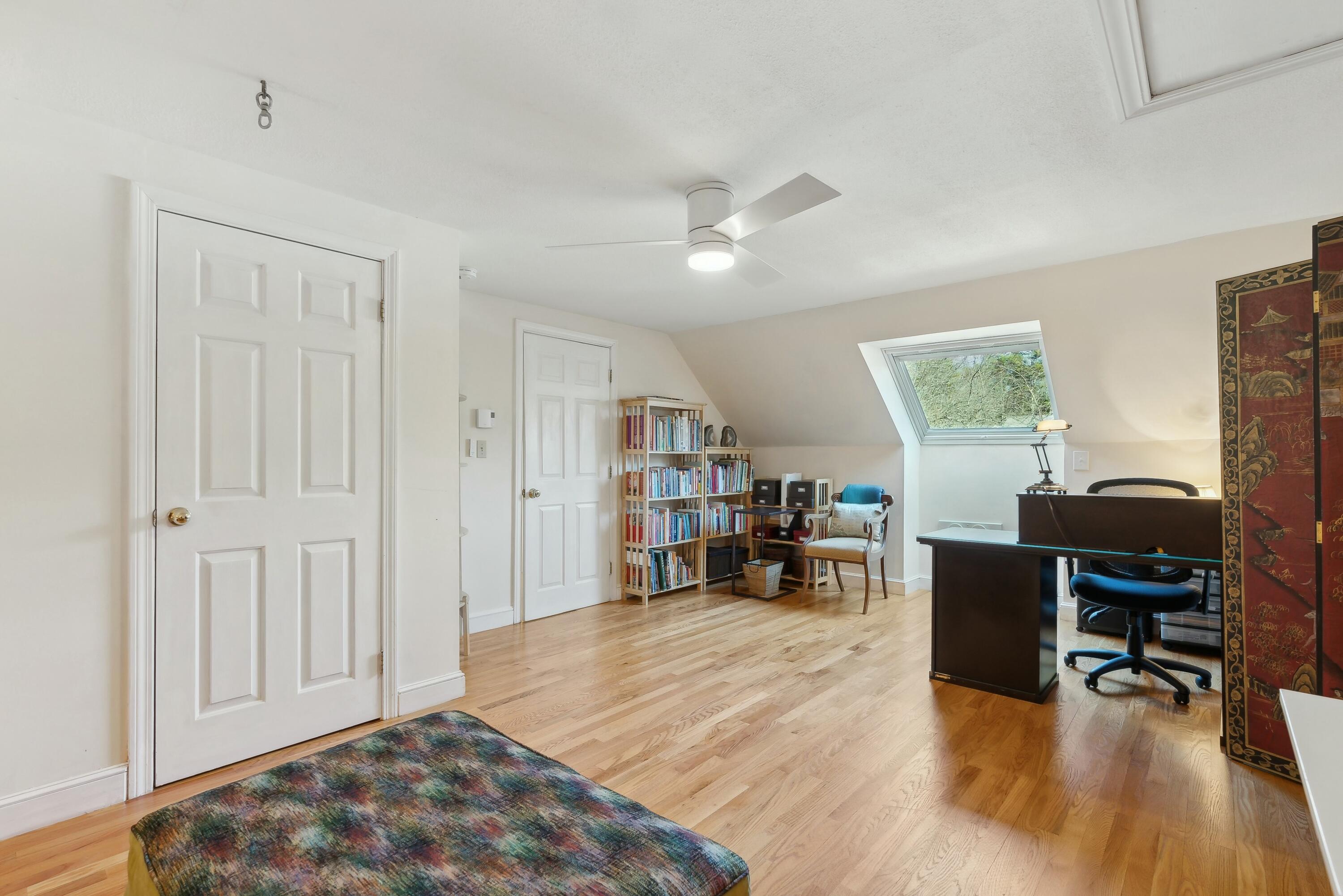 2 Lupine Court, 2