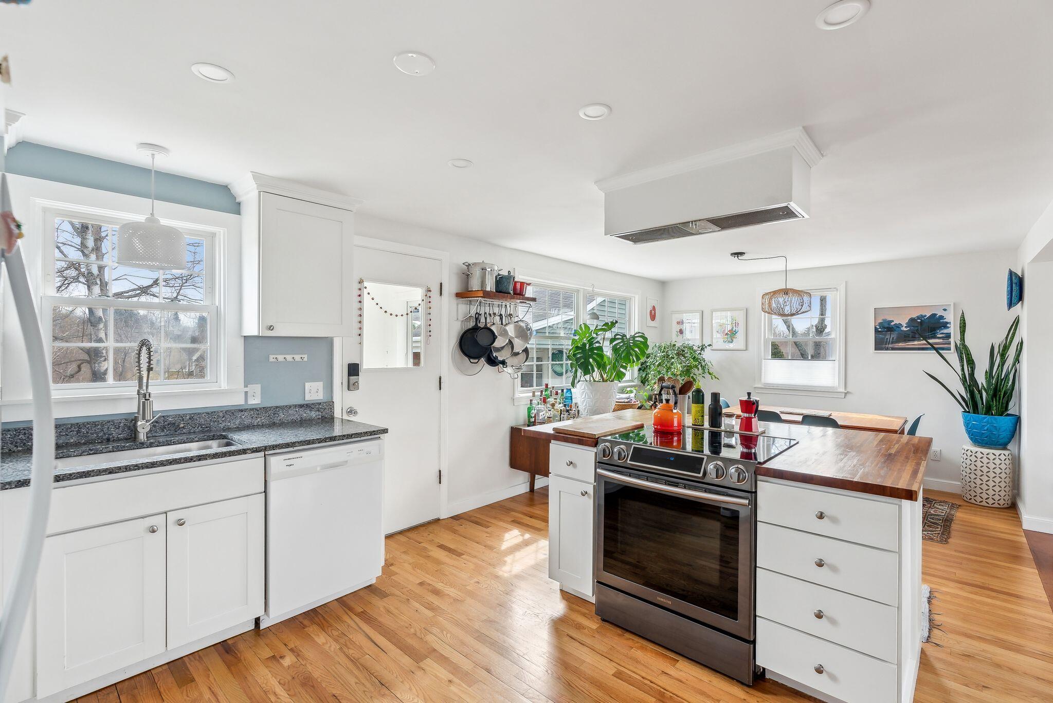 123 Wayside Road