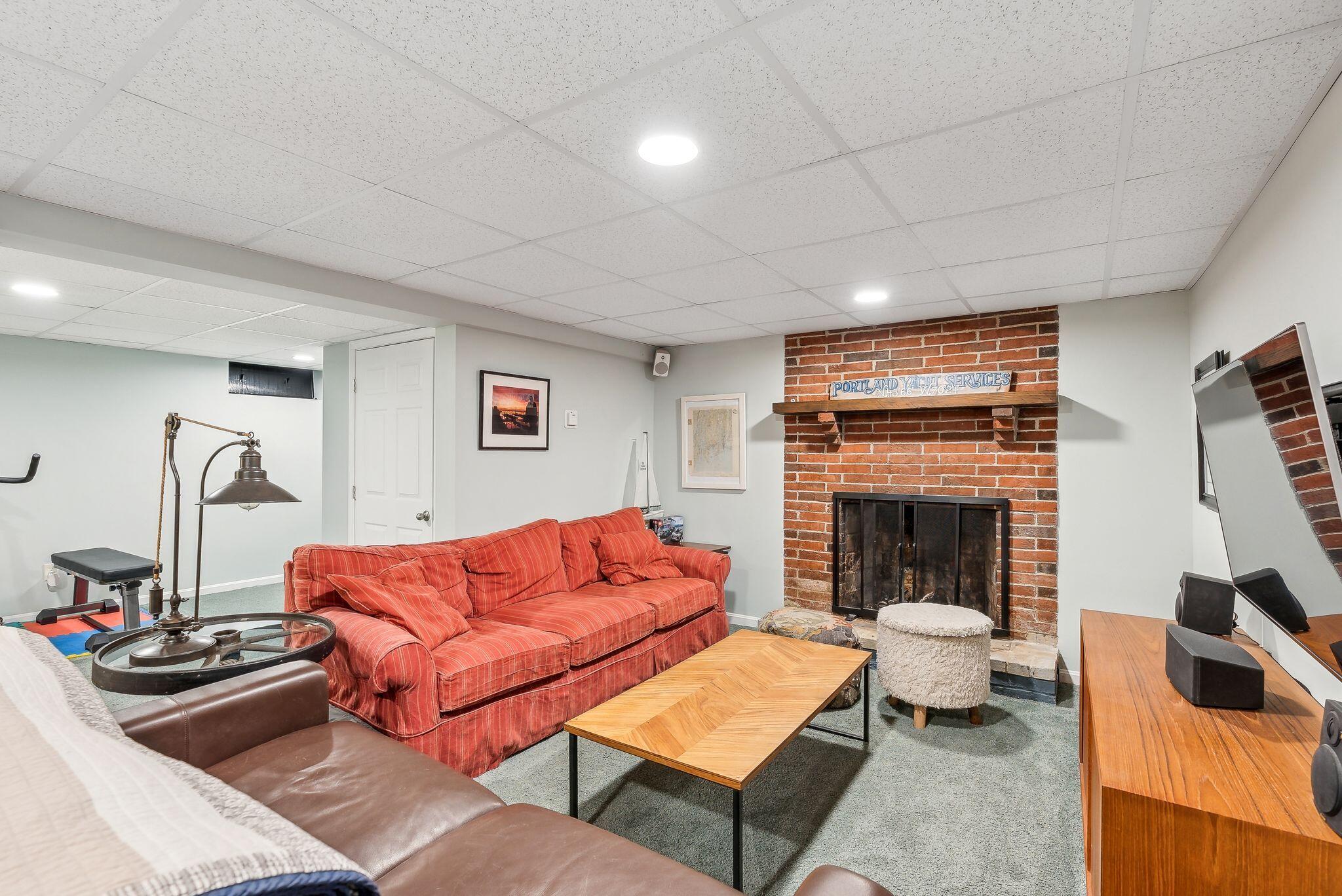 123 Wayside Road