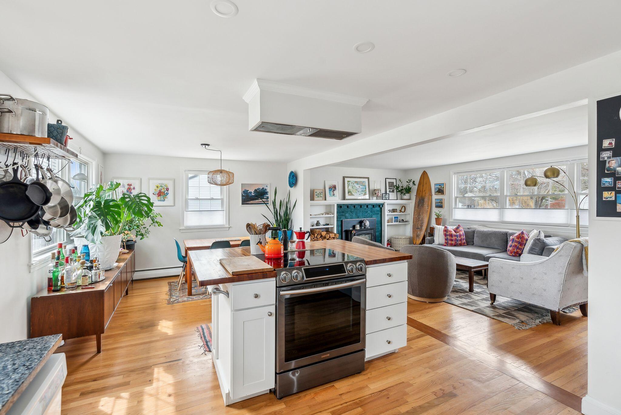 123 Wayside Road